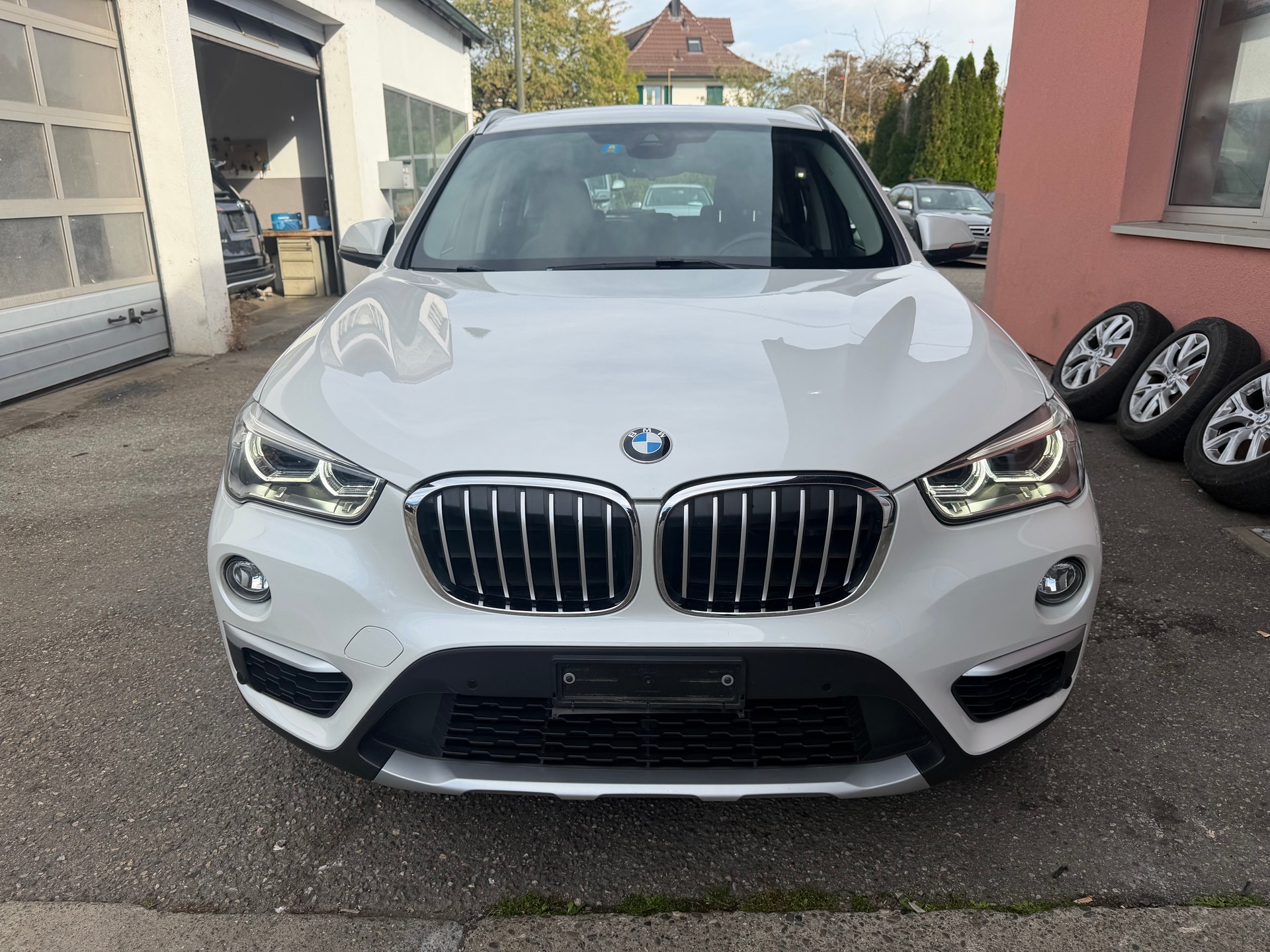 BMW X1 xDrive 20i Steptronic-image-0