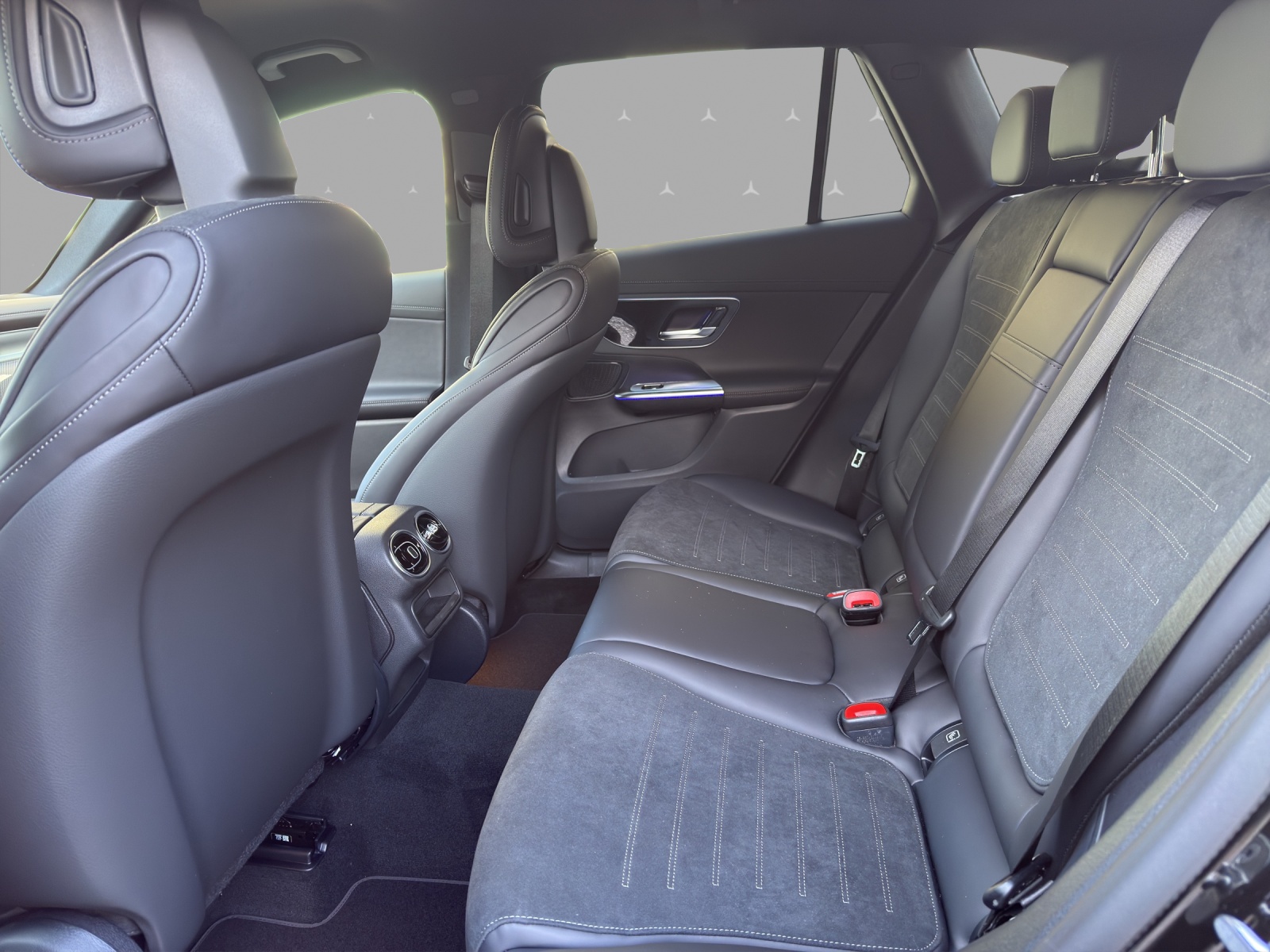 MERCEDES-BENZ GLC 220 d 4Matic 9G-Tronic-image-13