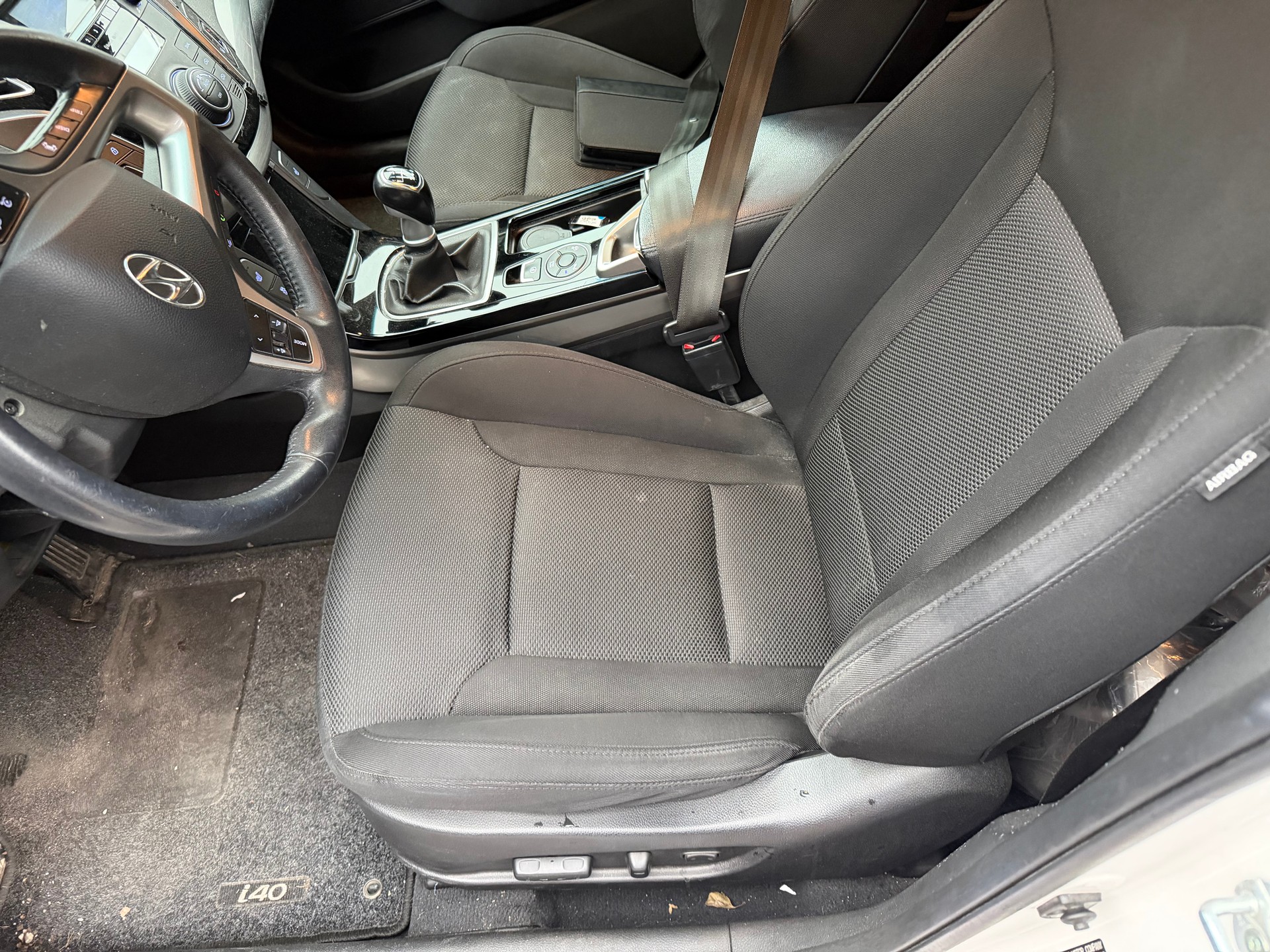 HYUNDAI i40 Wagon 2.0 GDi Style-image-5