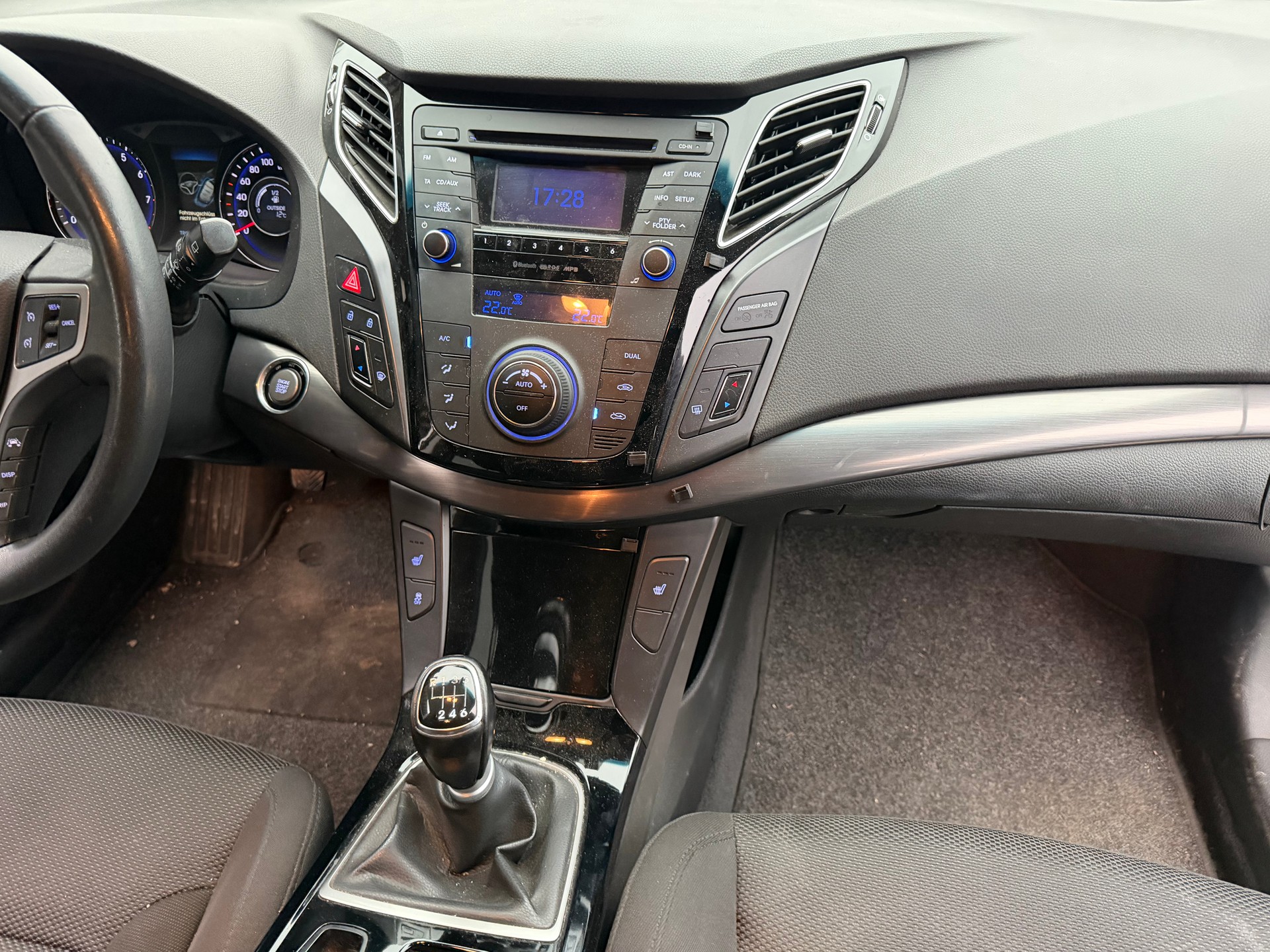 HYUNDAI i40 Wagon 2.0 GDi Style-image-10