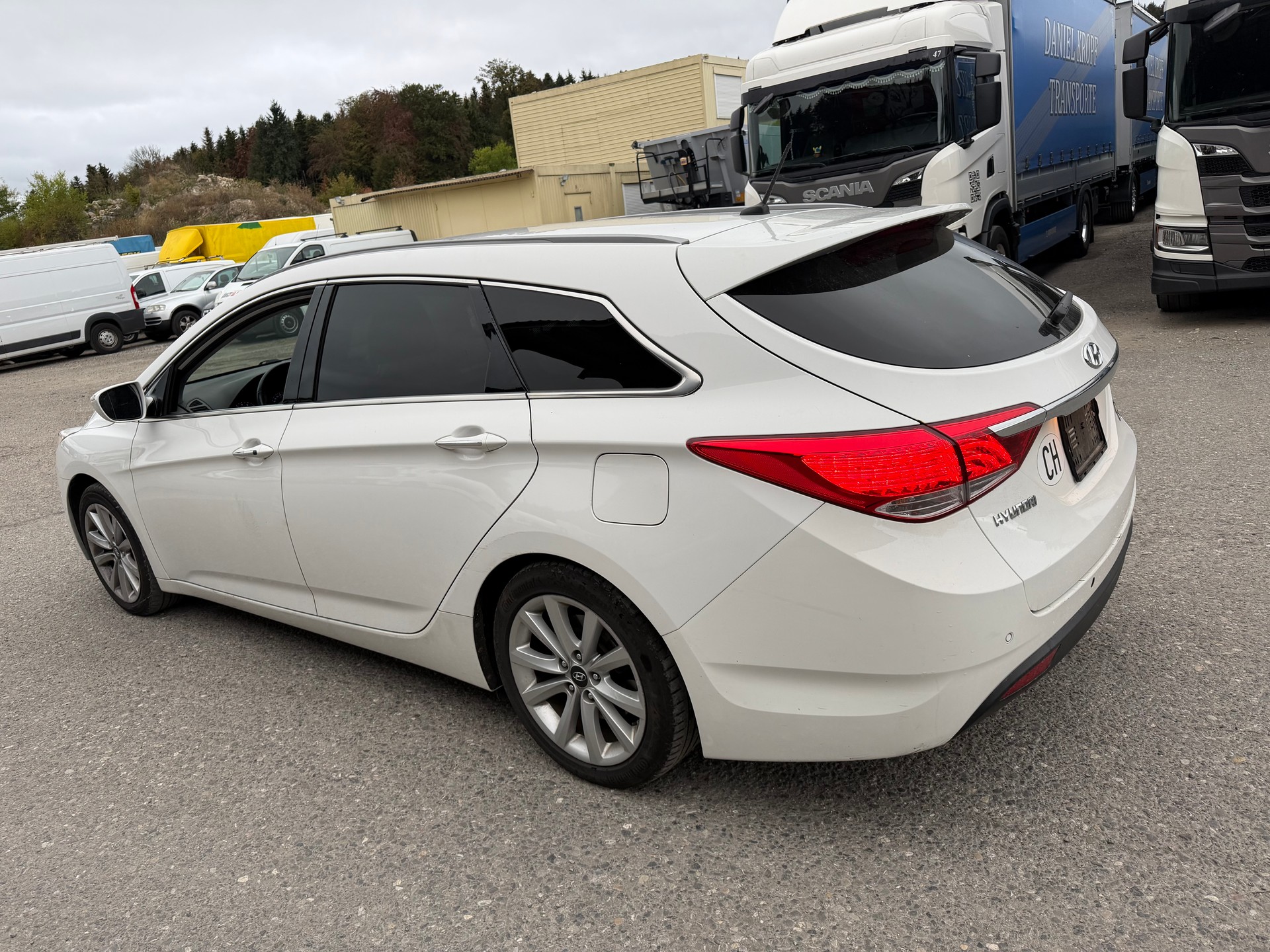 HYUNDAI i40 Wagon 2.0 GDi Style-image-4