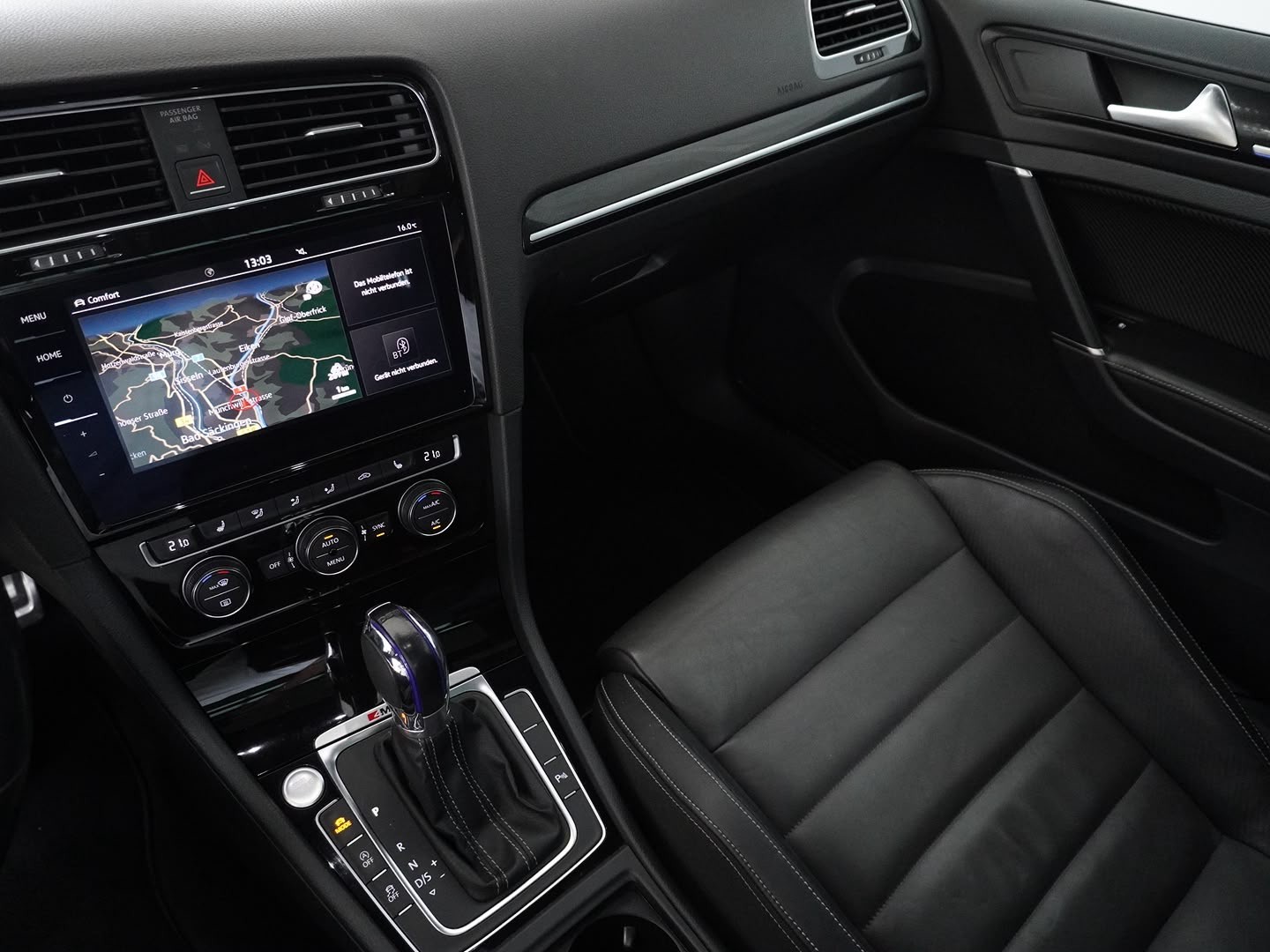 VW Golf Variant 2.0 TSI R 4Motion DSG-image-6