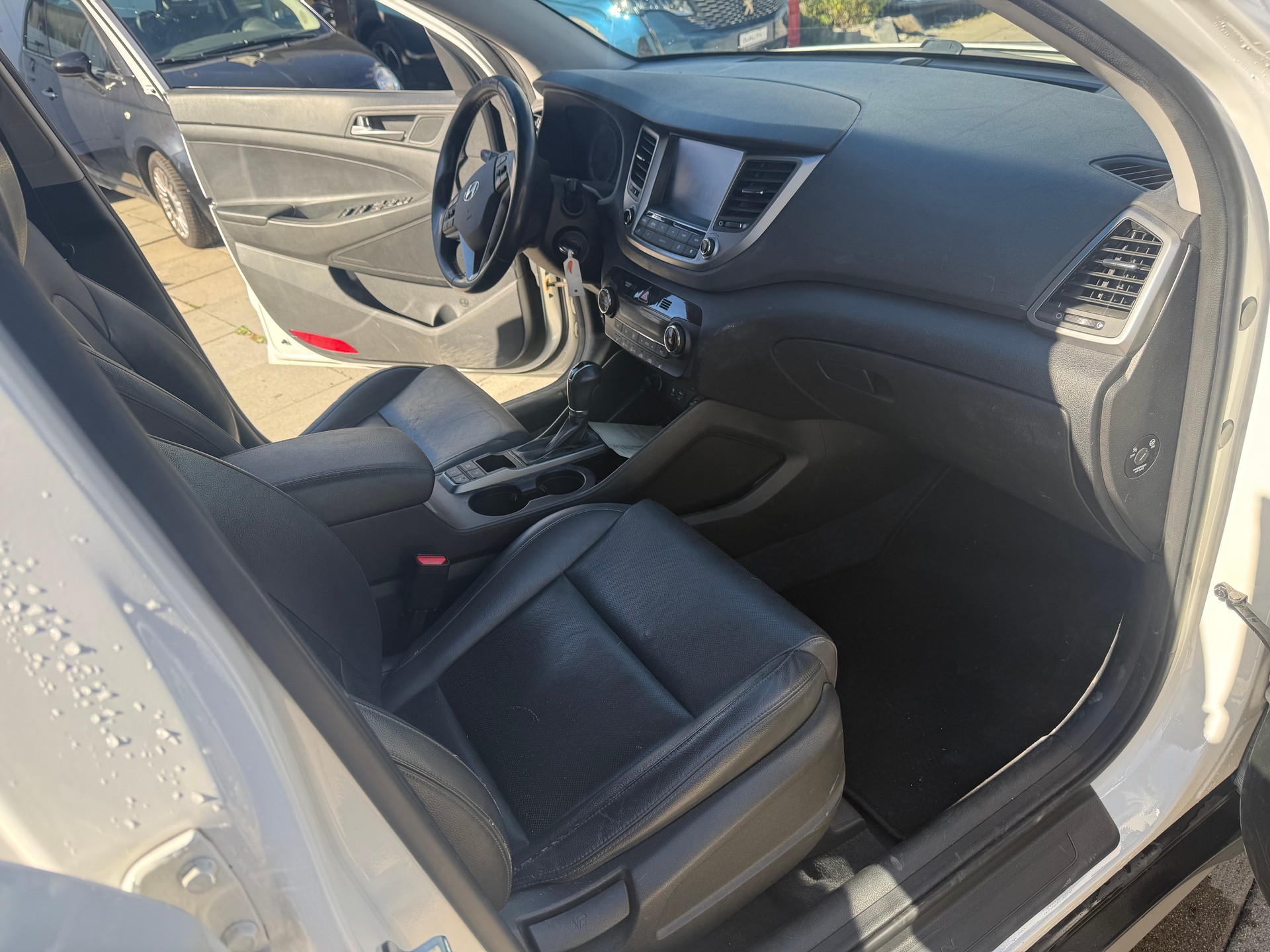 HYUNDAI Tucson 2.0 CRDI Vertex 4WD Automatic-image-6