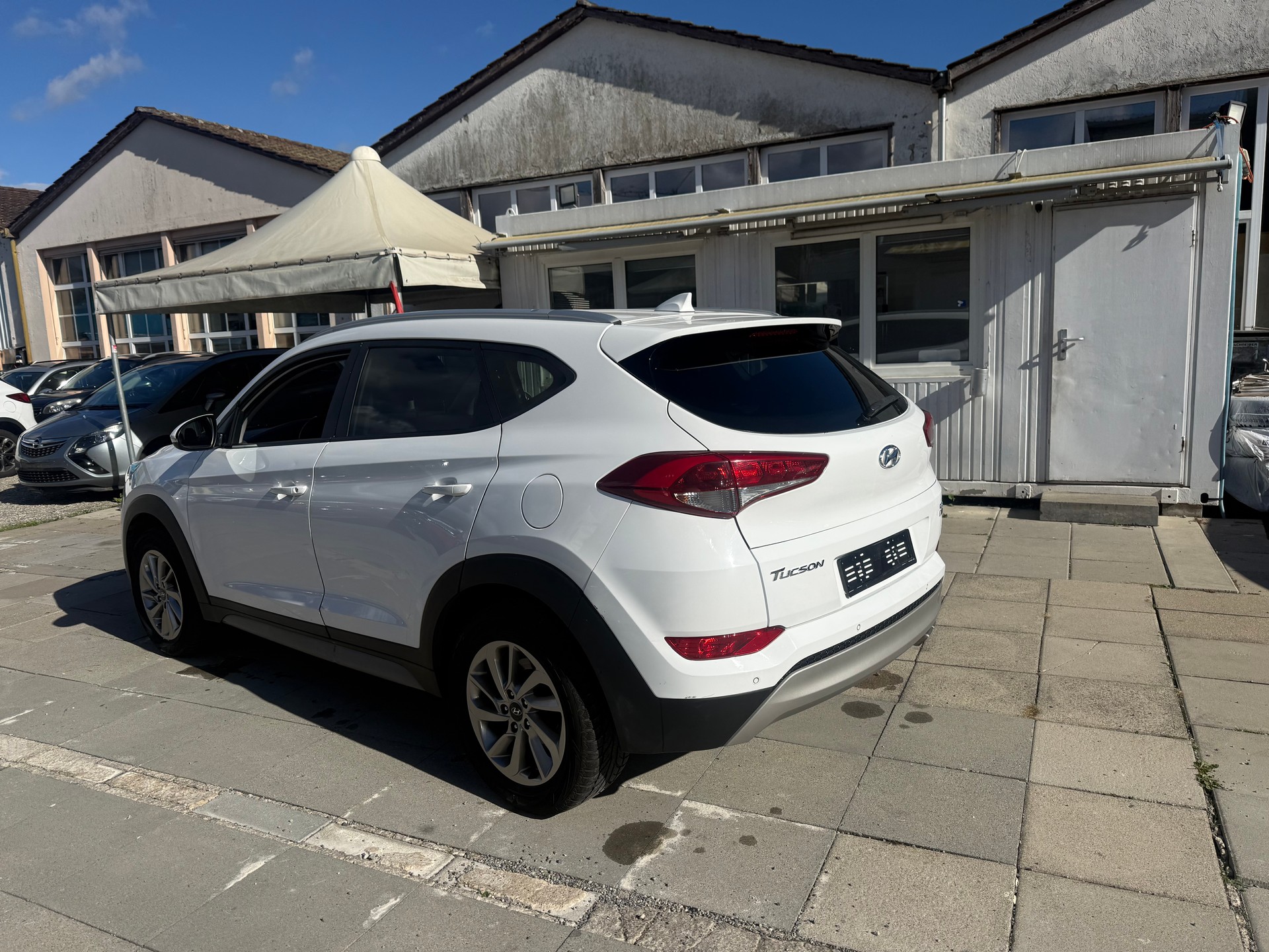 HYUNDAI Tucson 2.0 CRDI Vertex 4WD Automatic-image-3