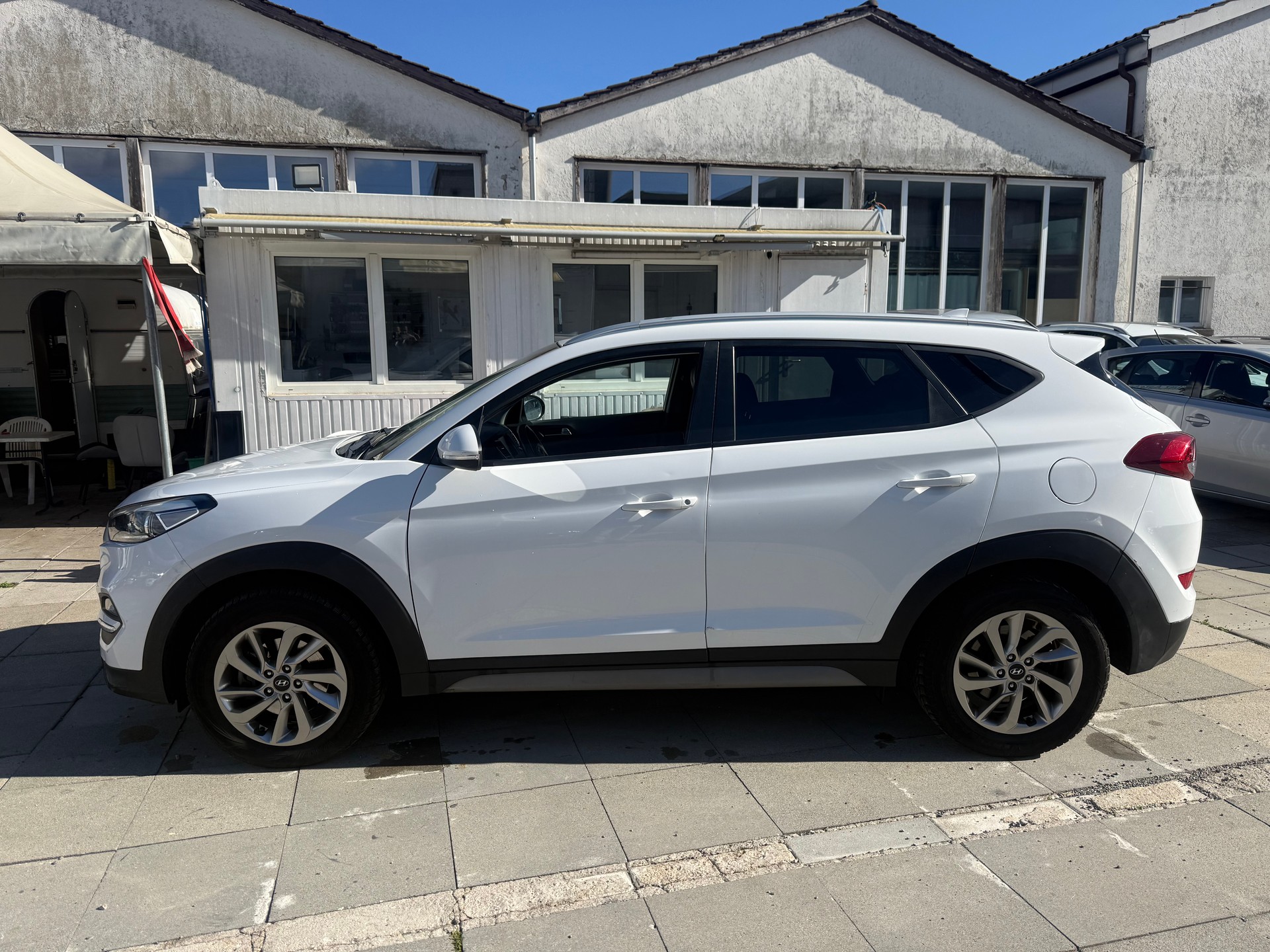 HYUNDAI Tucson 2.0 CRDI Vertex 4WD Automatic-image-5
