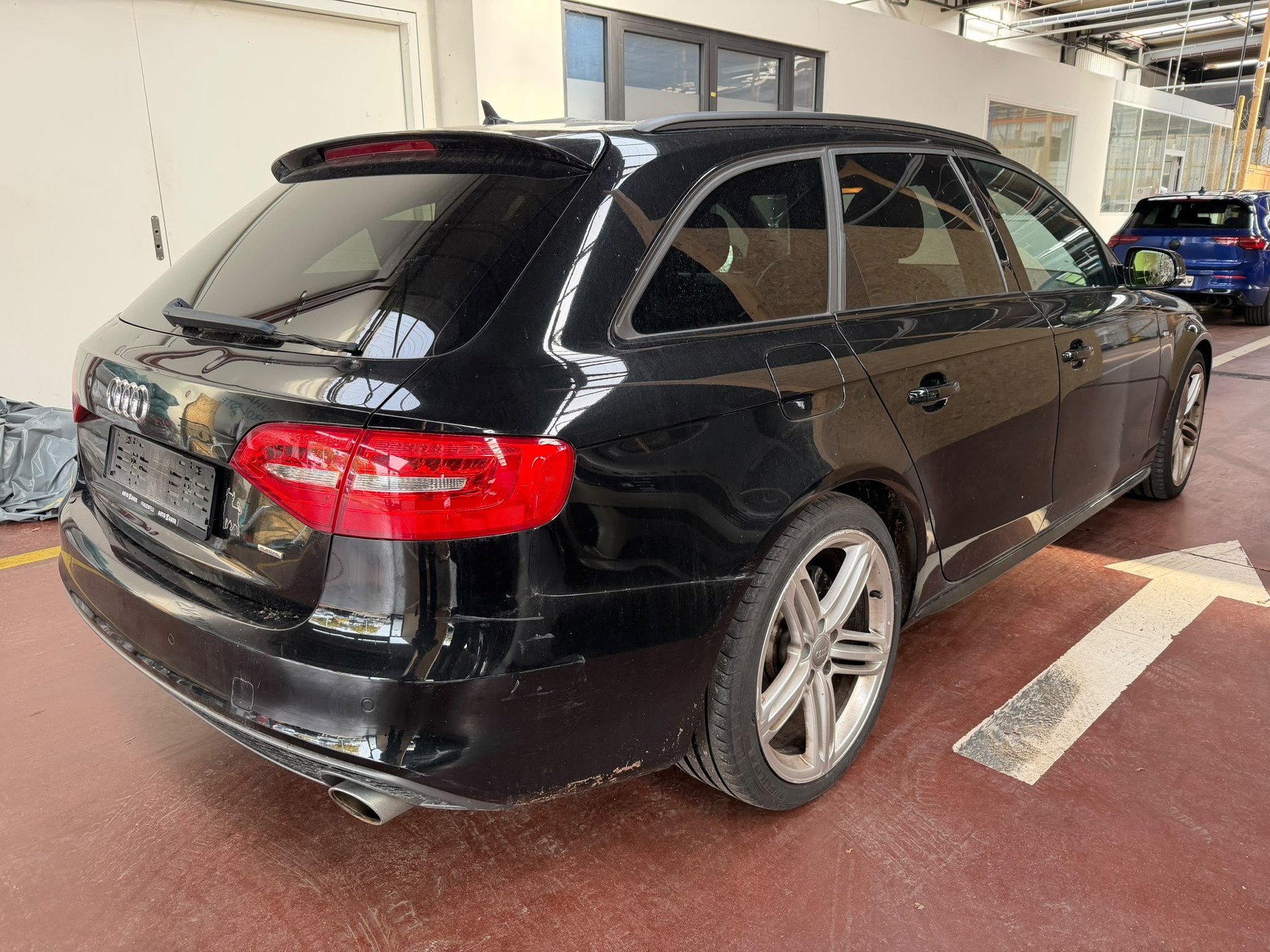 AUDI A4 Avant 3.0 TDI quattro S-tronic-image-6