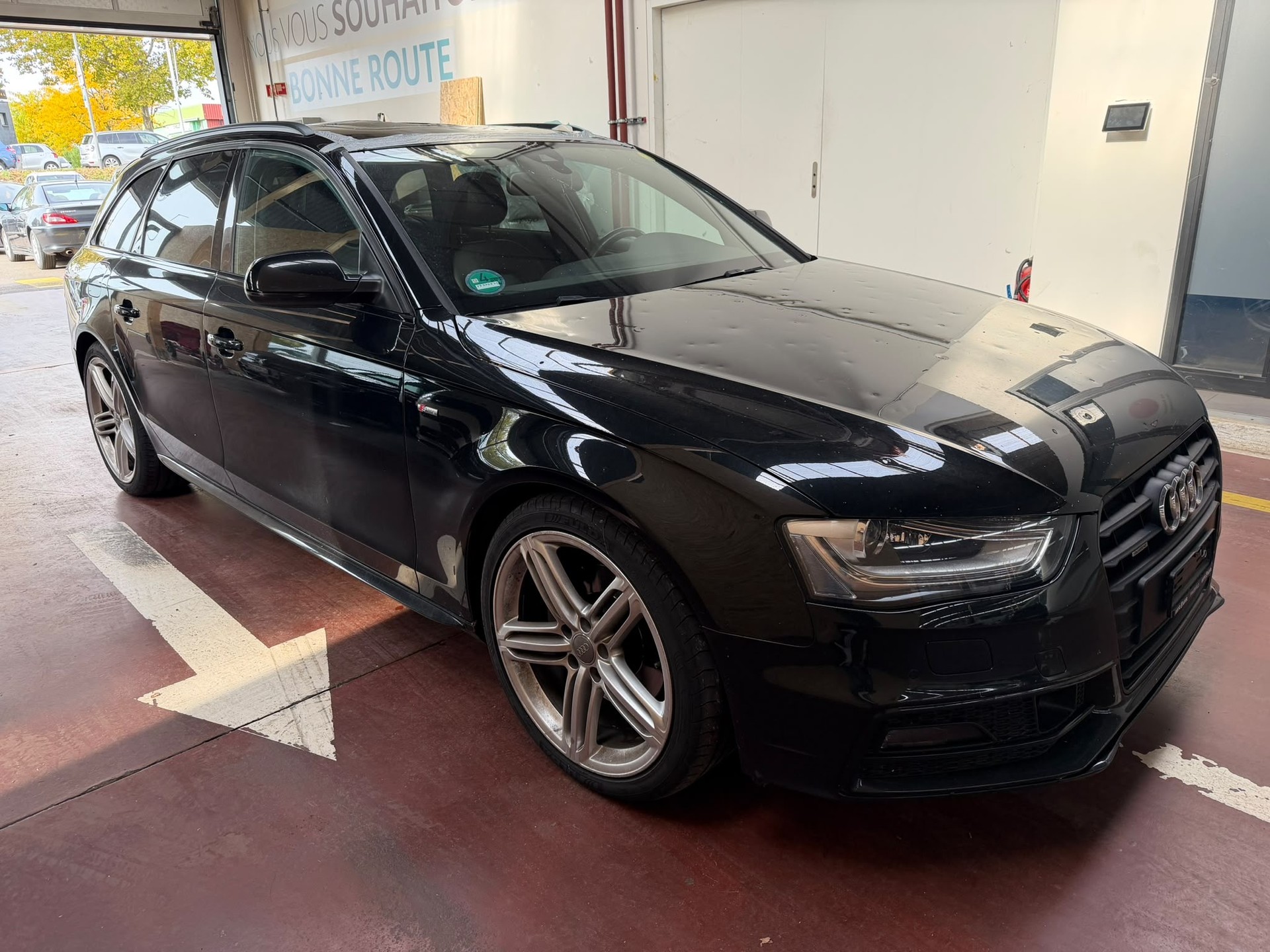 AUDI A4 Avant 3.0 TDI quattro S-tronic-image-1