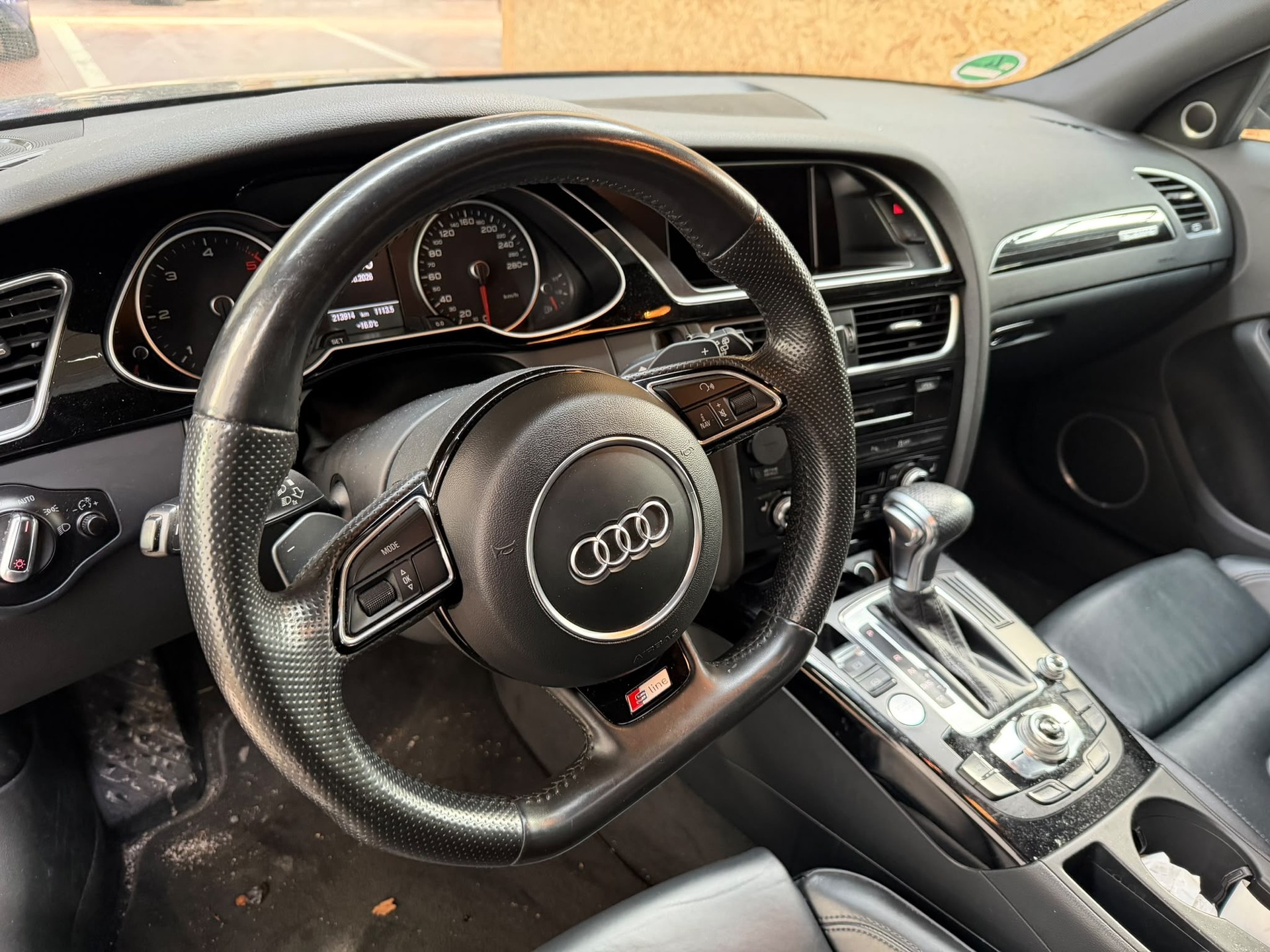 AUDI A4 Avant 3.0 TDI quattro S-tronic-image-12
