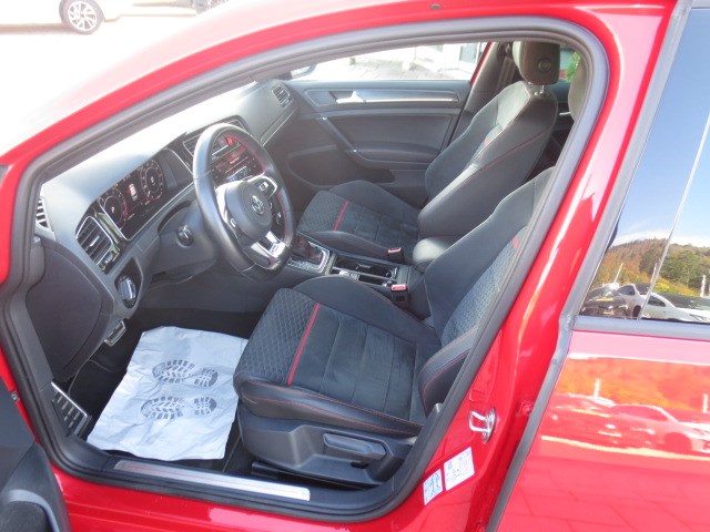 VW Golf 2.0 TSI GTI Performance DSG-image-8