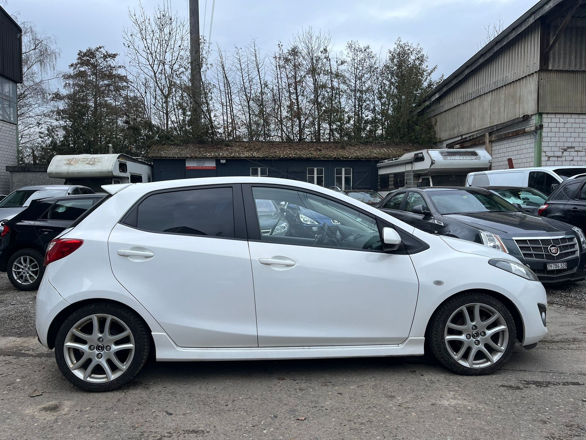 MAZDA 2-image-6