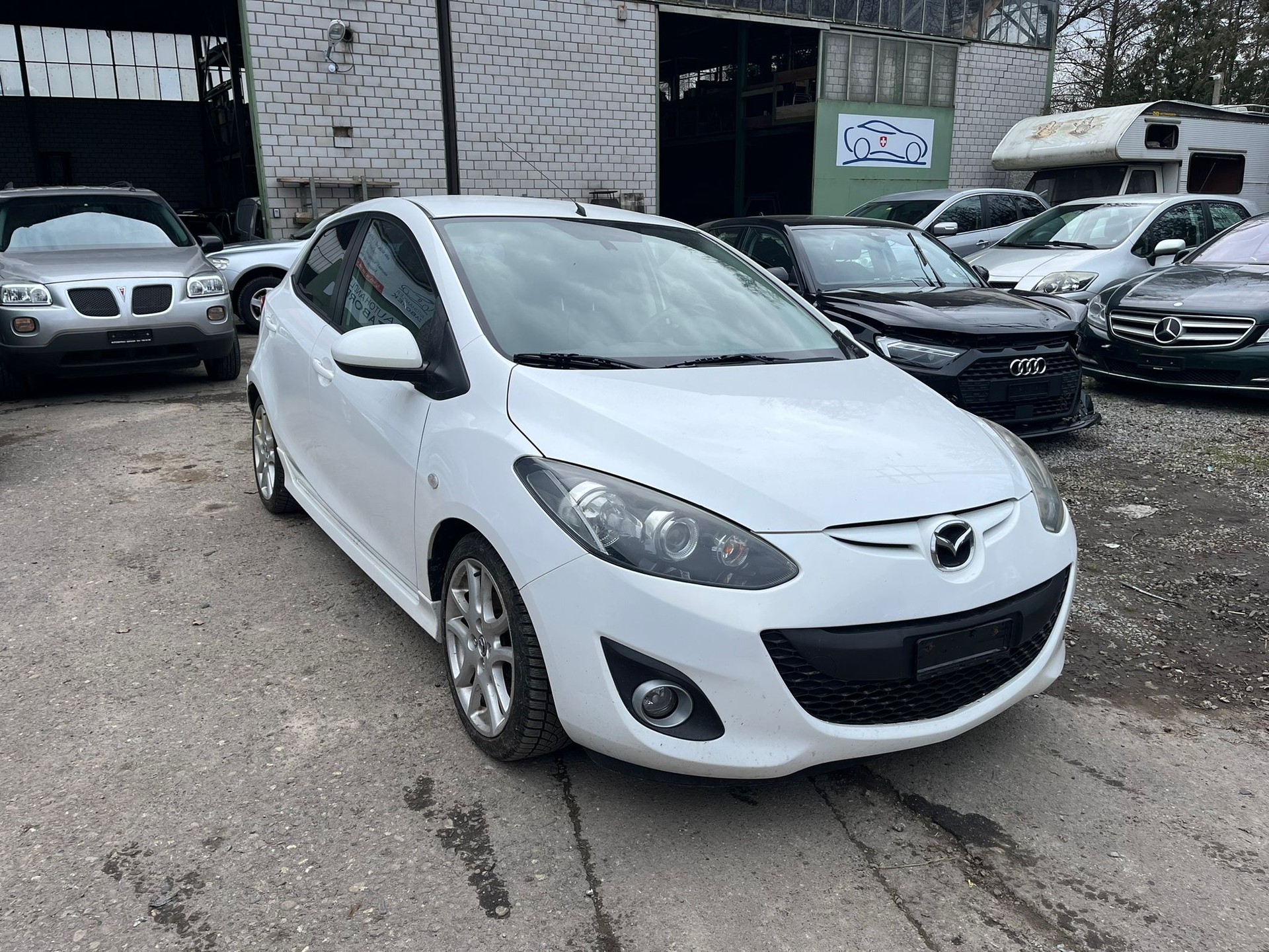 MAZDA 2-image-2
