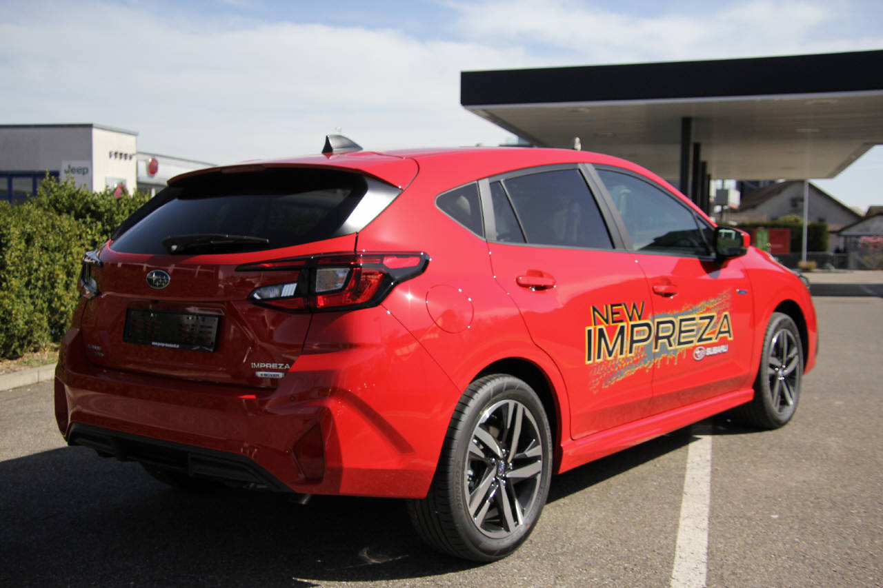 SUBARU Impreza 2.0i e-Boxer Swiss Plus-image-2