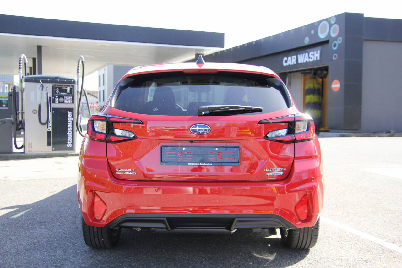 SUBARU Impreza 2.0i e-Boxer Swiss Plus-image-3
