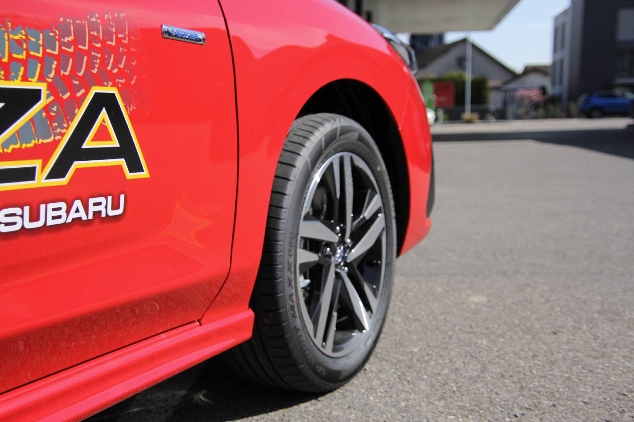 SUBARU Impreza 2.0i e-Boxer Swiss Plus-image-15
