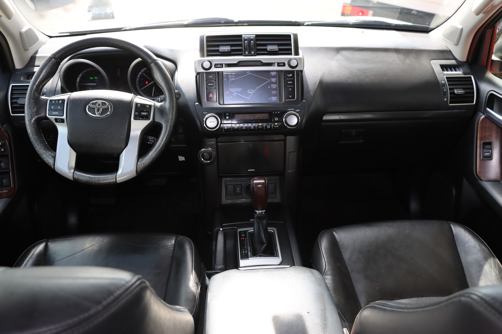 TOYOTA Land Cruiser 3.0 TD Sol Premium Automatic-image-10