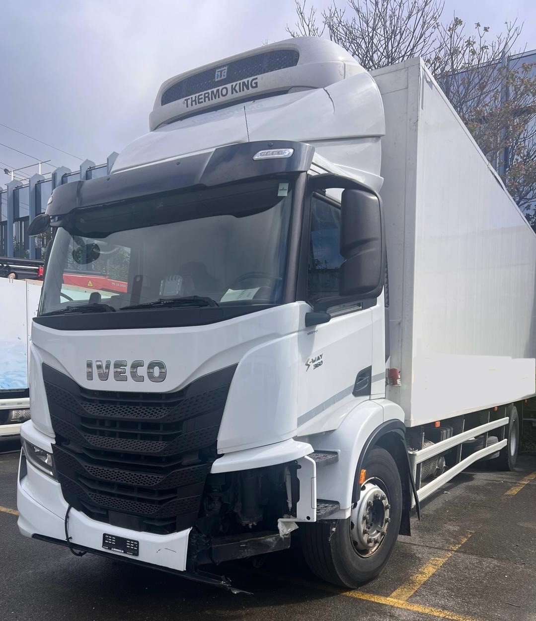 IVECO S-Way 190S36 FP-image-3