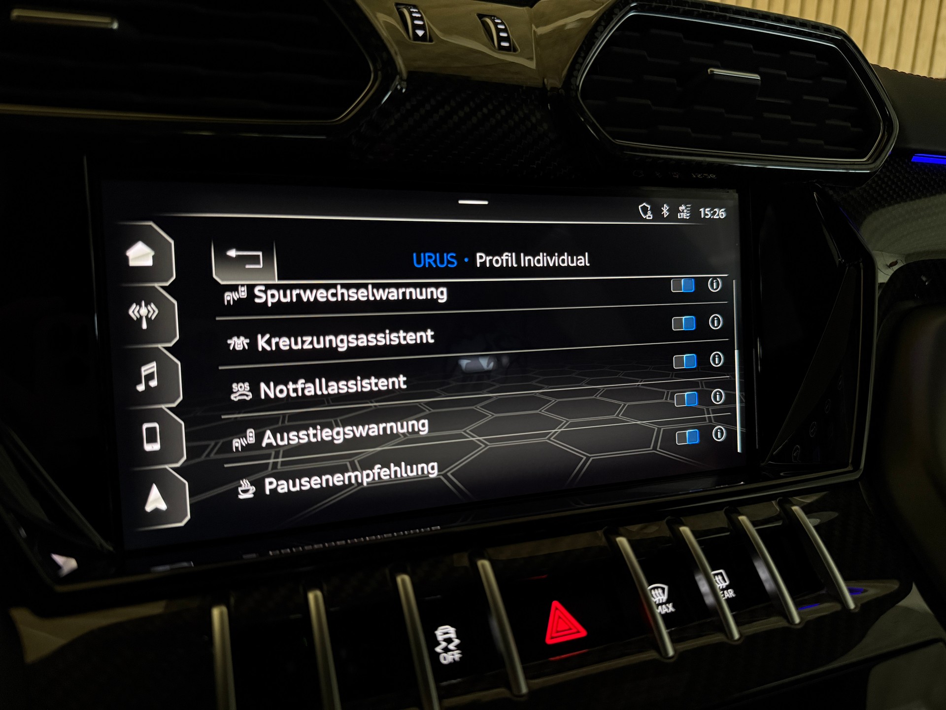 LAMBORGHINI Urus CH-Fahrzeug * Carbon Paket * Balloon White-image-22