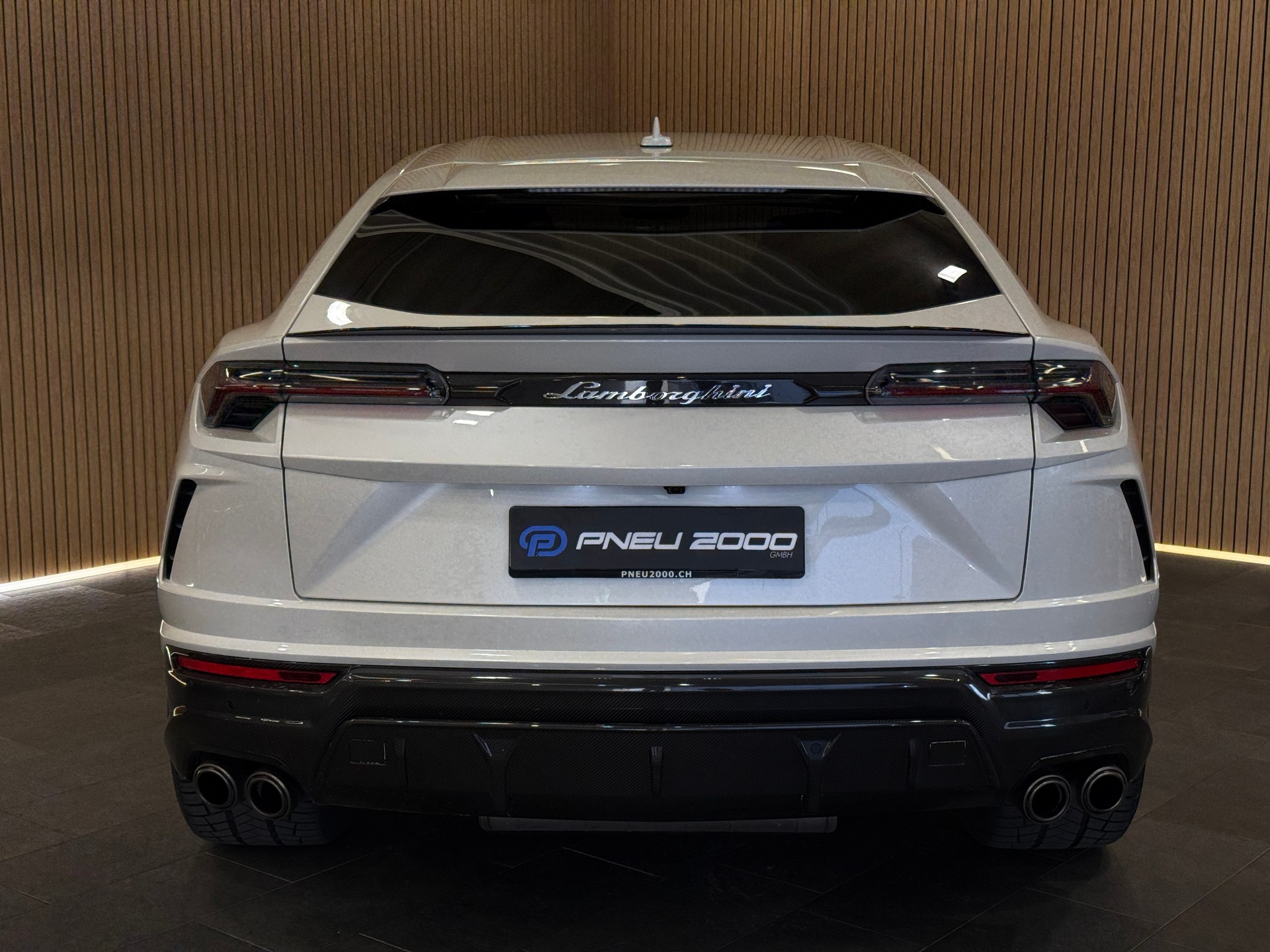 LAMBORGHINI Urus CH-Fahrzeug * Carbon Paket * Balloon White-image-4