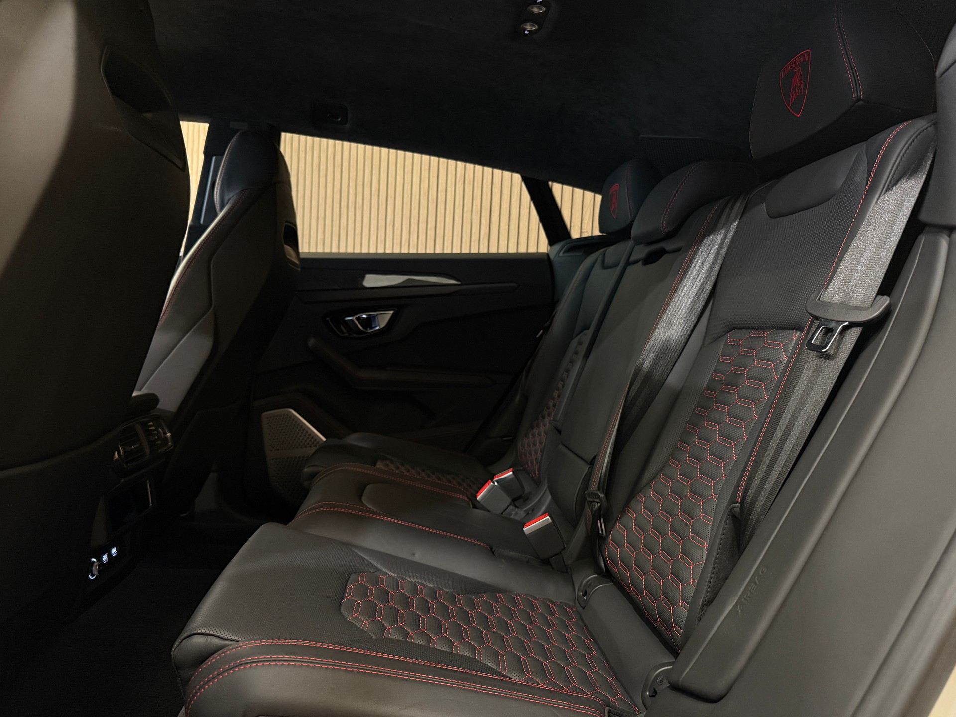 LAMBORGHINI Urus CH-Fahrzeug * Carbon Paket * Balloon White-image-9