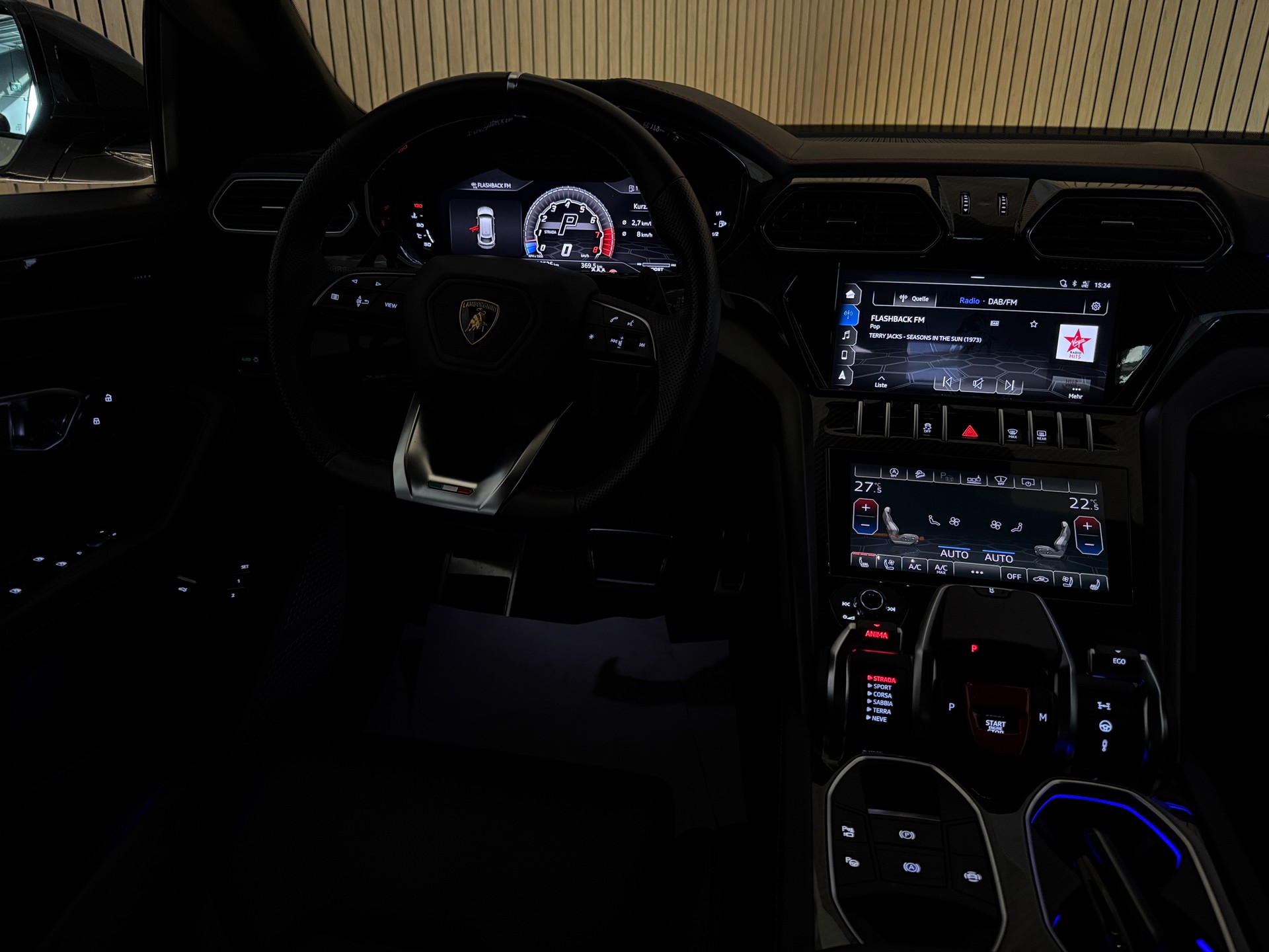 LAMBORGHINI Urus CH-Fahrzeug * Carbon Paket * Balloon White-image-11
