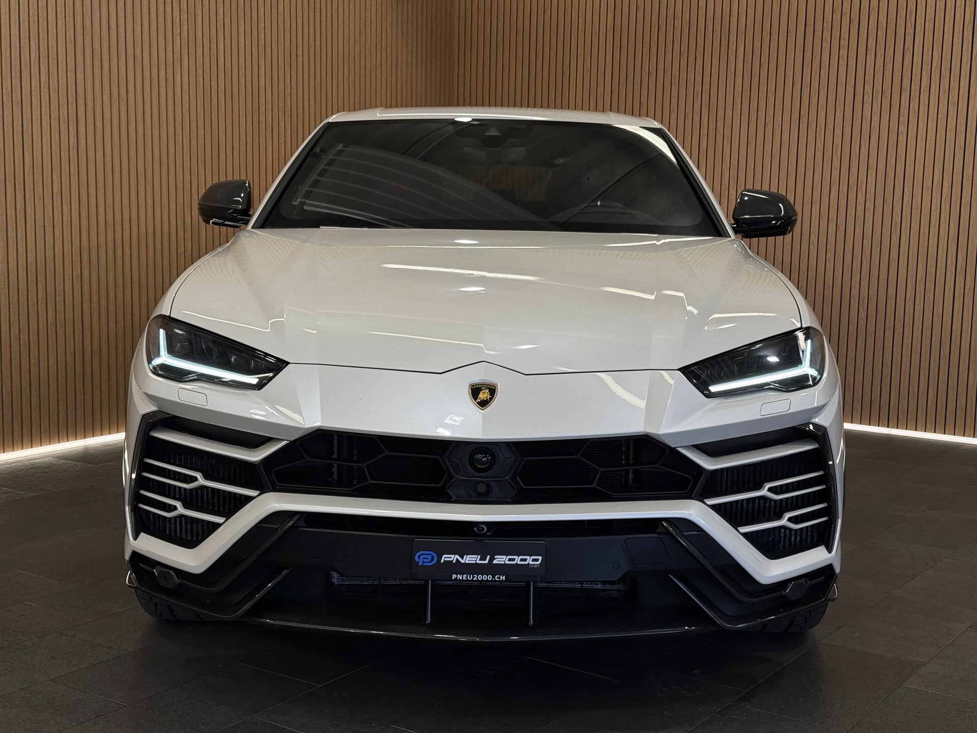 LAMBORGHINI Urus CH-Fahrzeug * Carbon Paket * Balloon White-image-1