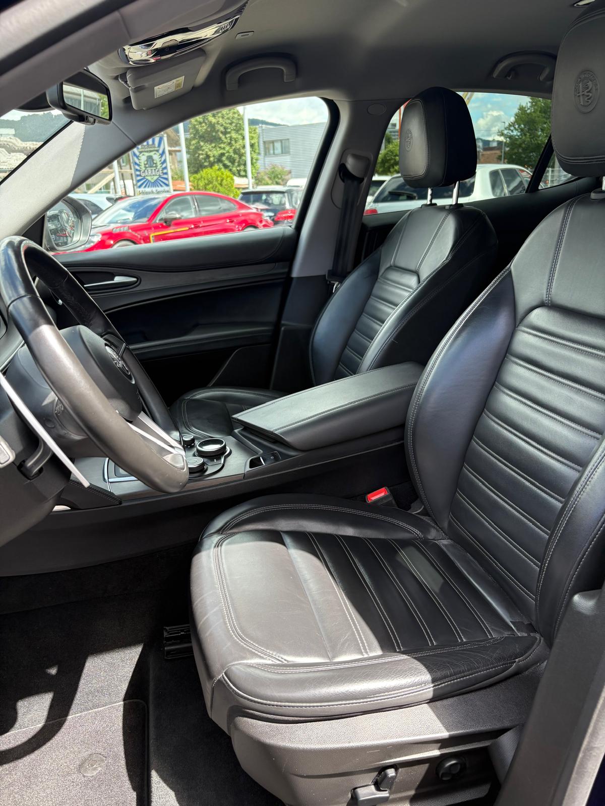 ALFA ROMEO Stelvio 2.0 Executive Q4 Automatic-image-4