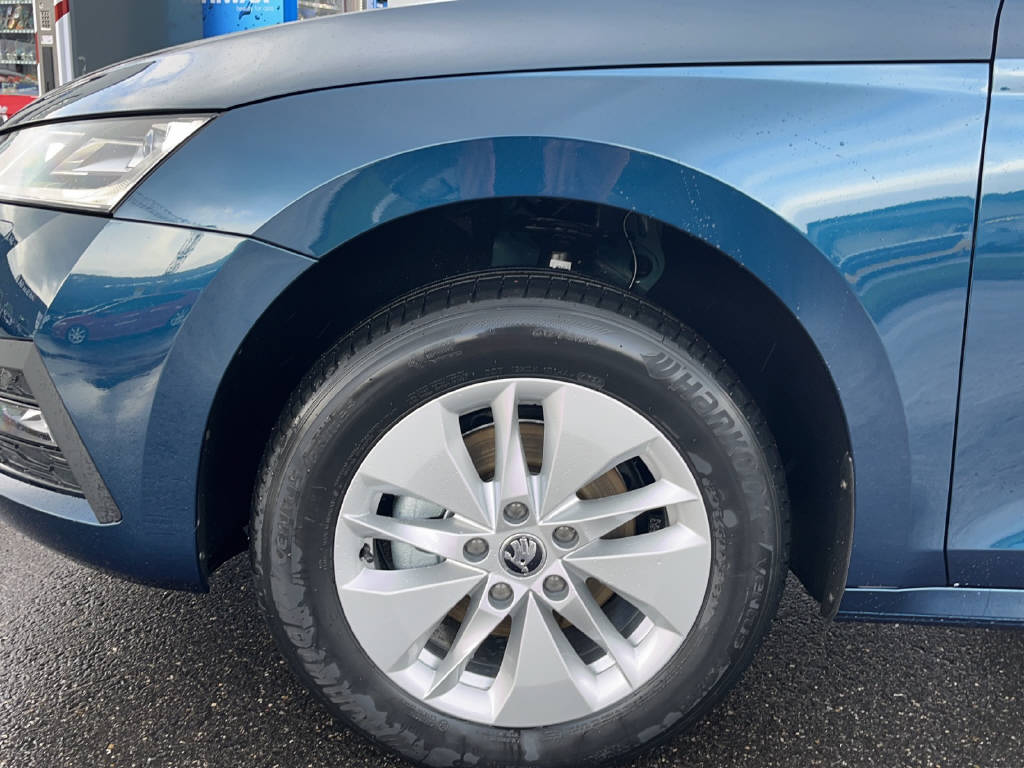 SKODA Octavia Combi 1.0 TSI mHEV DSG Ambition-image-11