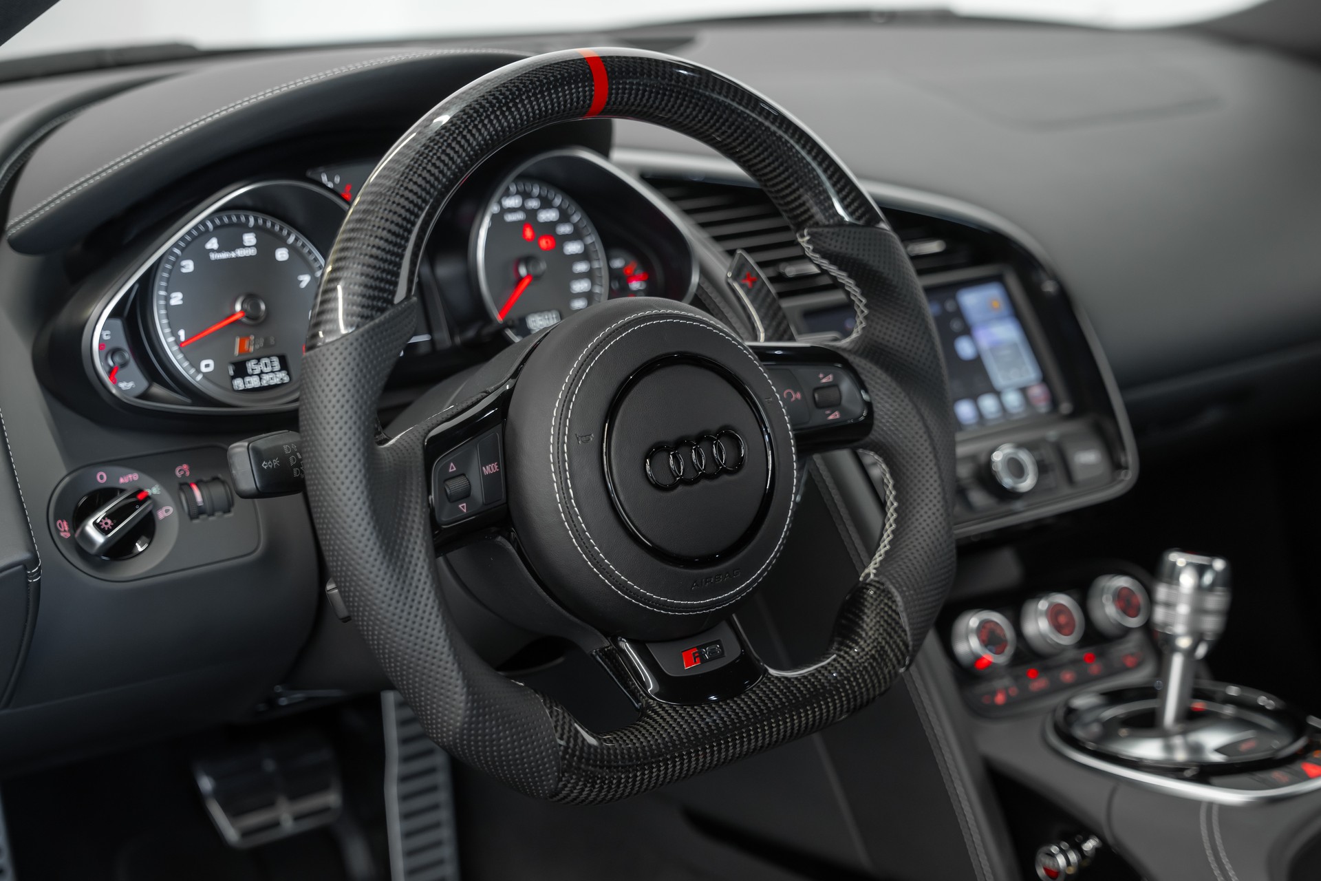 AUDI R8 Coupé 4.2 S-Tronic Capristo-image-11