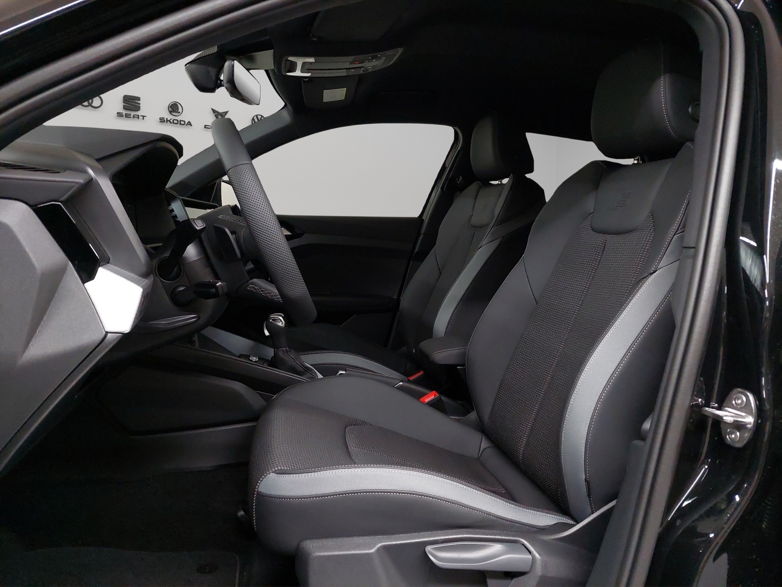 AUDI A1 Sportback 30 TFSI S Line Attraction S-tronic-image-5