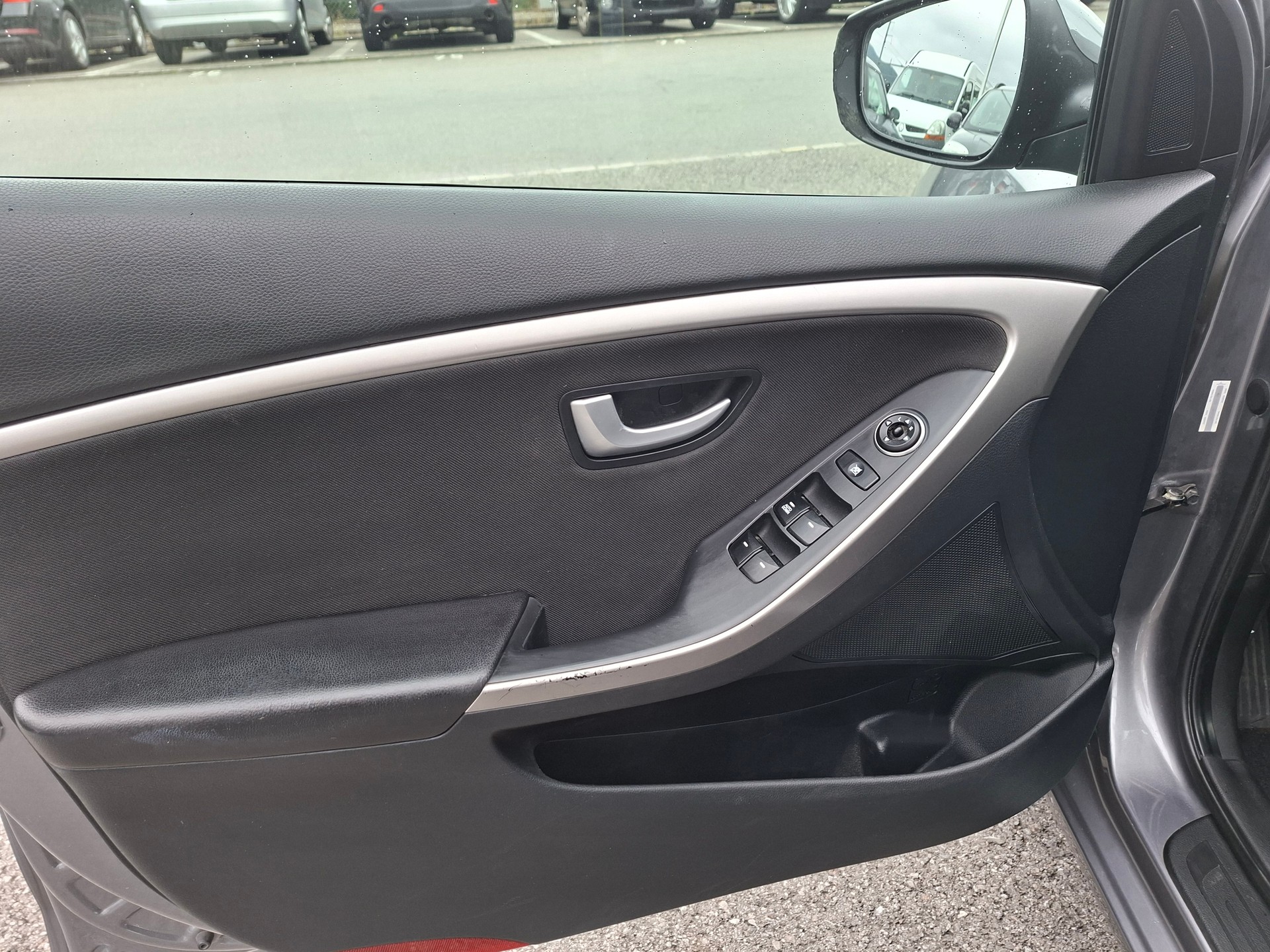 HYUNDAI i30 1.4 Comfort-image-8