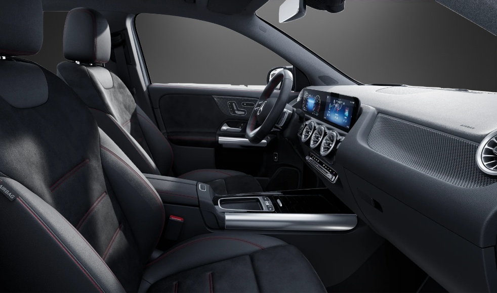 MERCEDES-BENZ GLA 200 7G-DCT-image-8