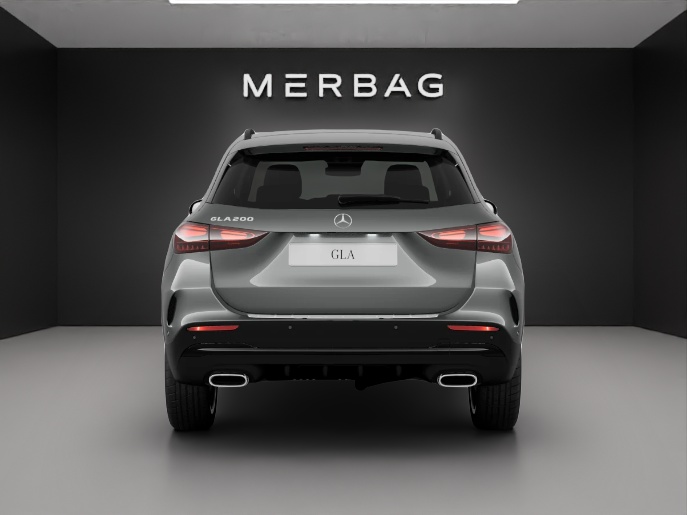 MERCEDES-BENZ GLA 200 7G-DCT-image-3