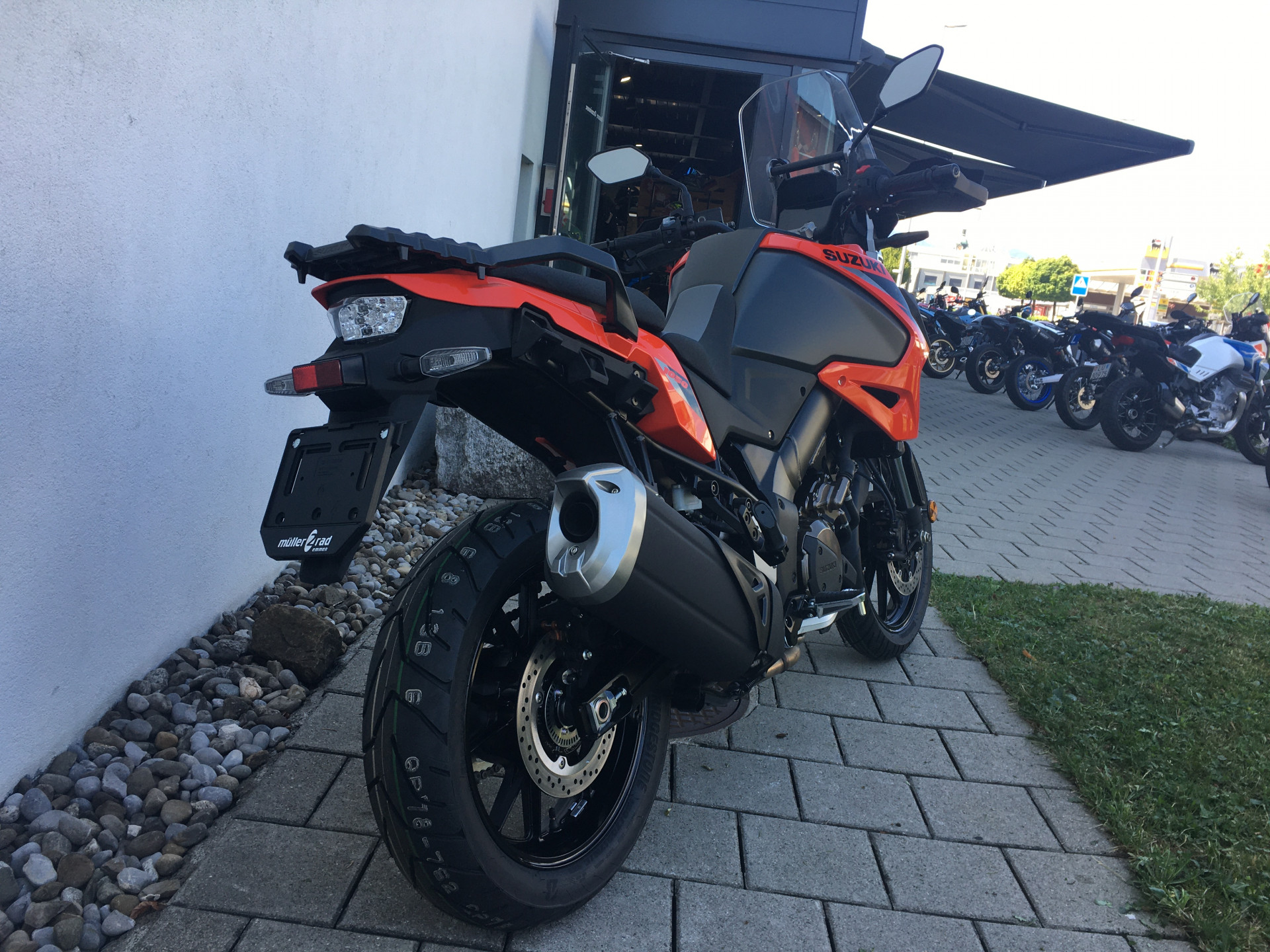 SUZUKI DL 1050 A V-Strom-showroom-element-3