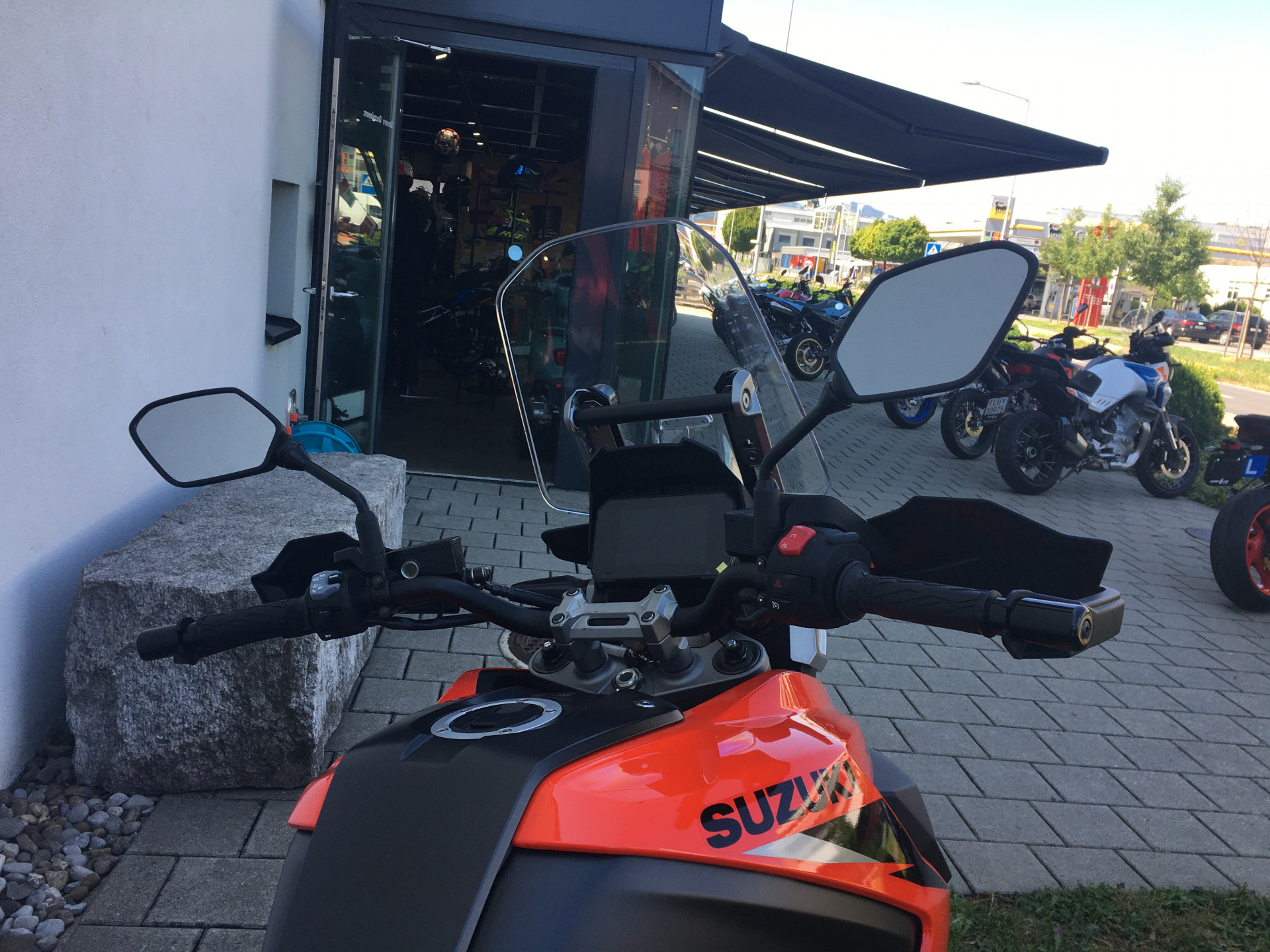 SUZUKI DL 1050 A V-Strom-image-7