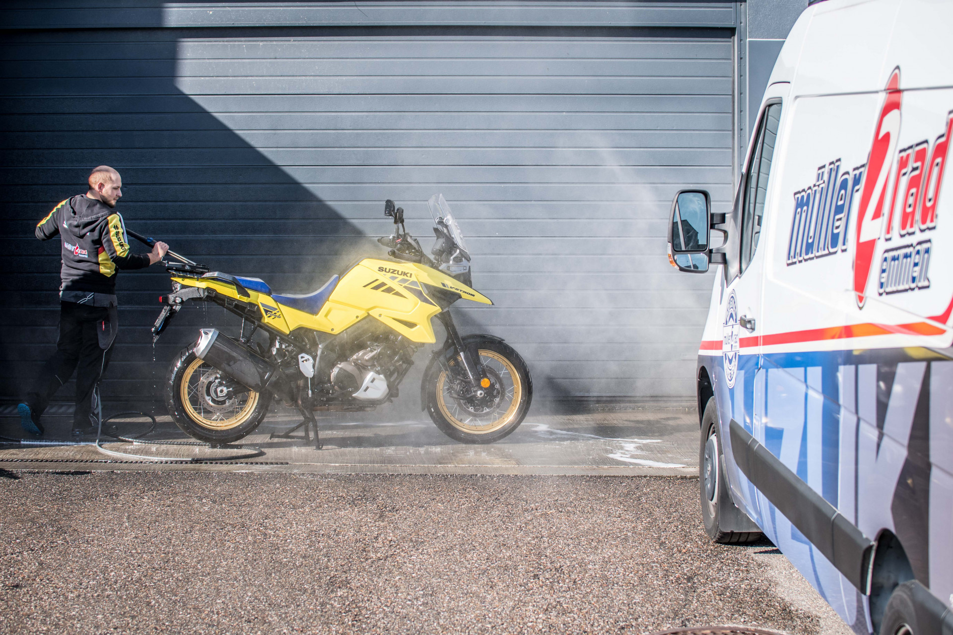 SUZUKI DL 1050 A V-Strom-image-7