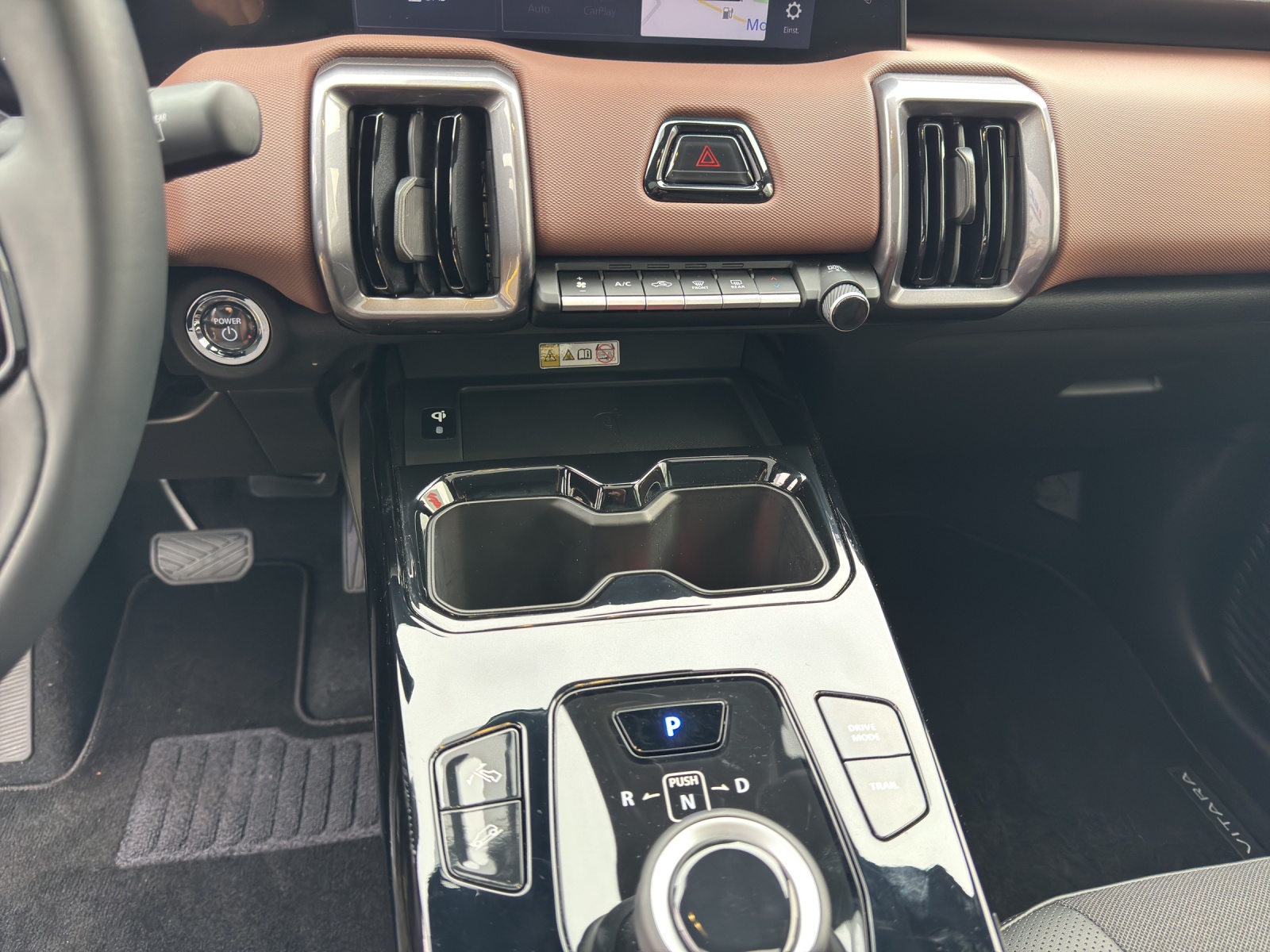 SUZUKI e Vitara Compact Top 4x4-image-15