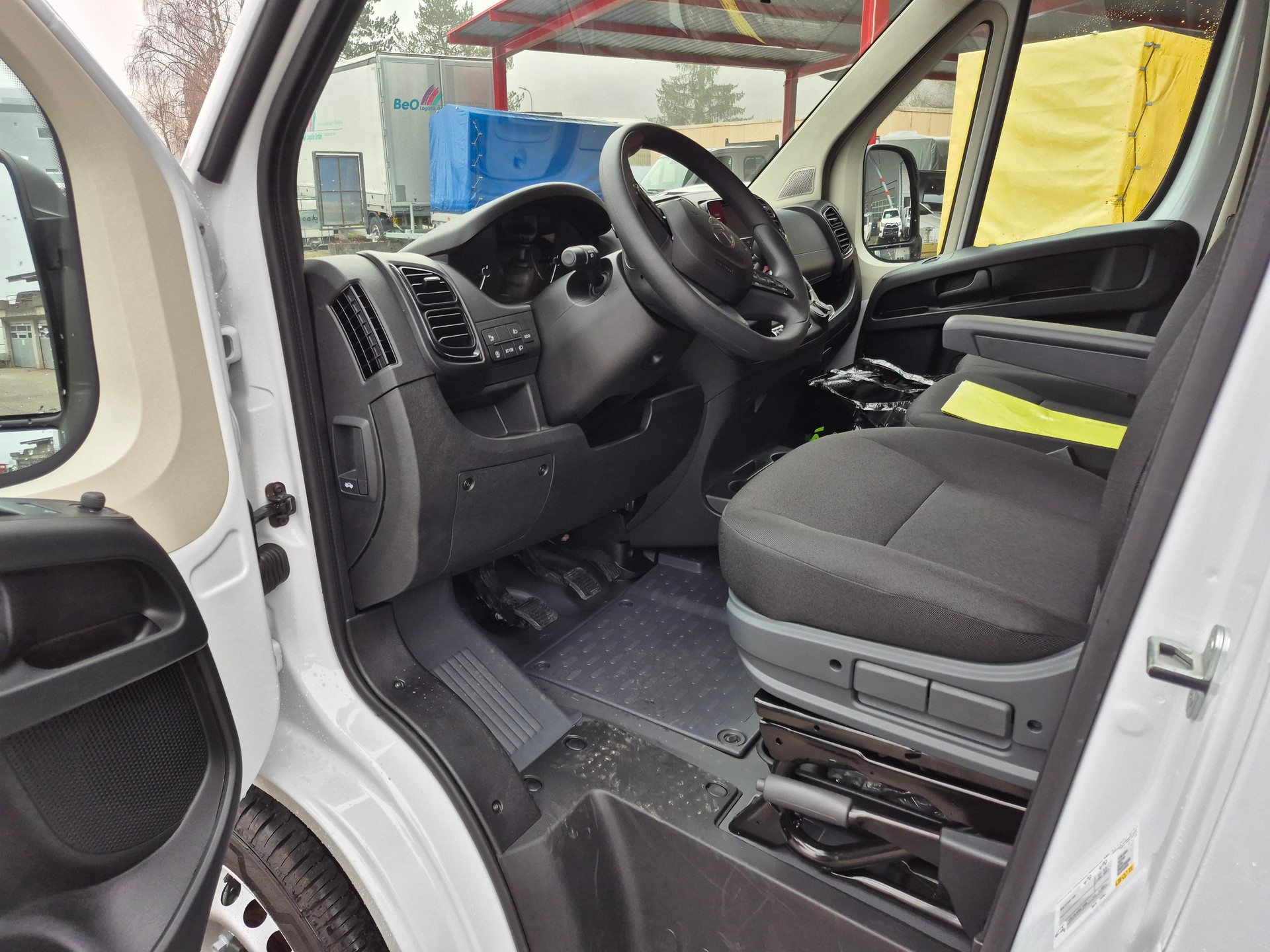 CITROEN Jumper 35+ 2.2 BlueHDi 140 L3-image-12