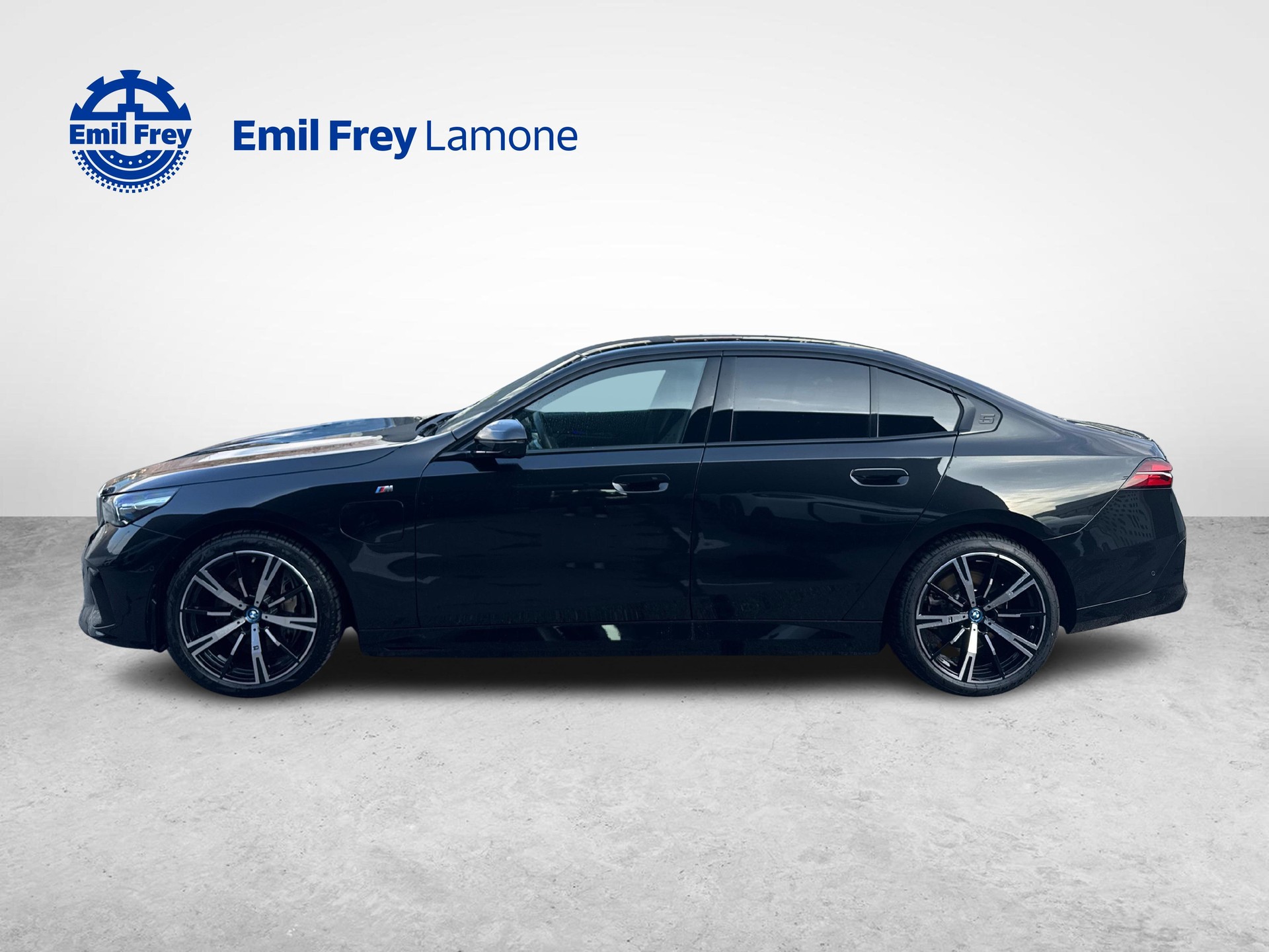 BMW 550e xDrive-image-3