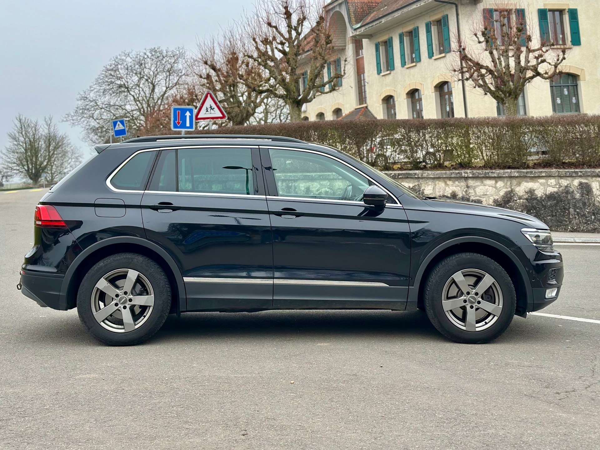 VW Tiguan 2.0TSI Comfortline 4Motion DSG-image-6