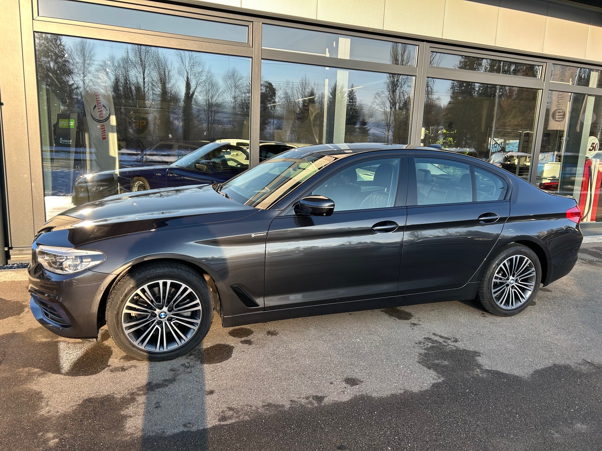 BMW 520d xDrive Sport Line Steptronic-image-2