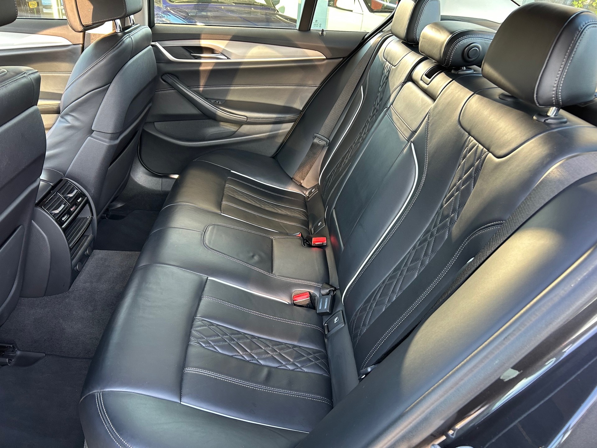 BMW 520d xDrive Sport Line Steptronic-image-9