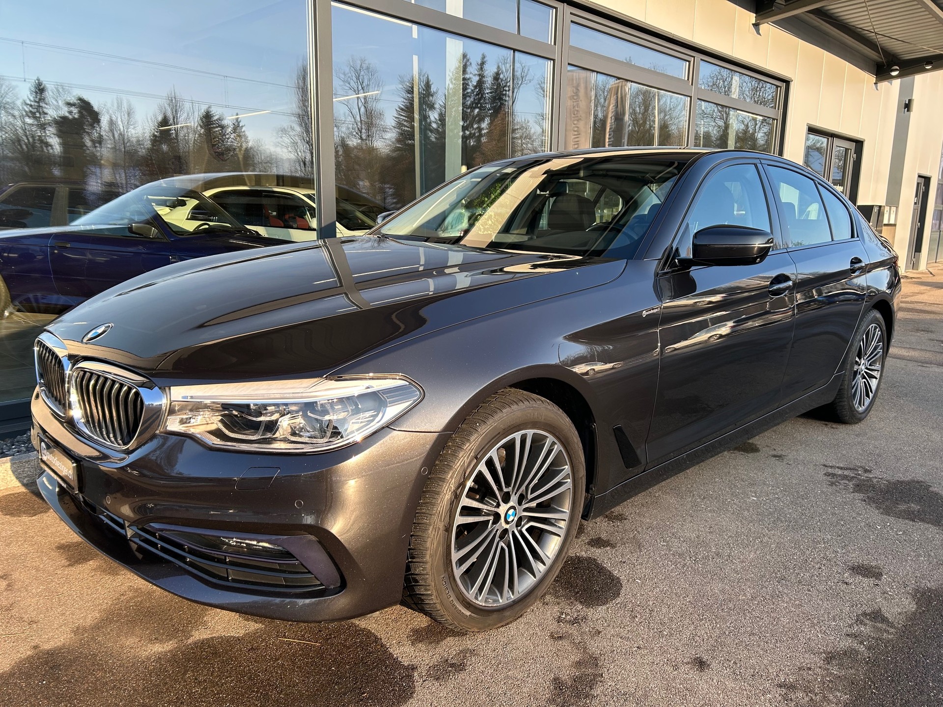 BMW 520d xDrive Sport Line Steptronic-image-3