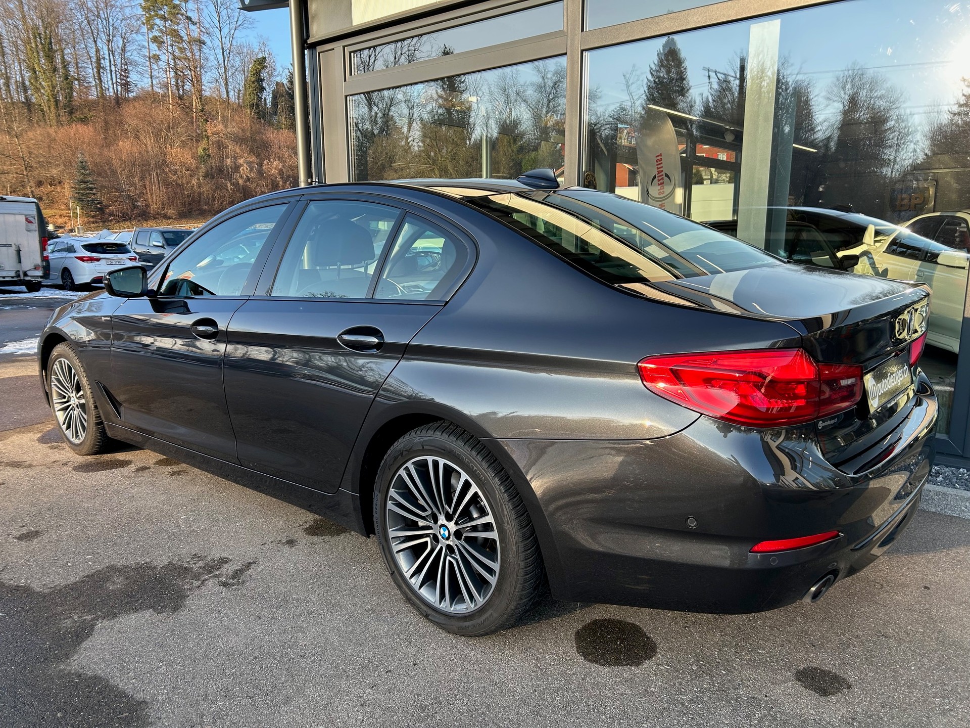 BMW 520d xDrive Sport Line Steptronic-image-4