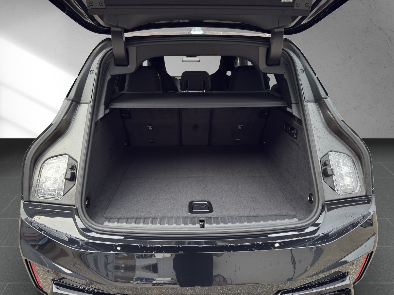 BMW iX xDrive45 M Sport-image-17