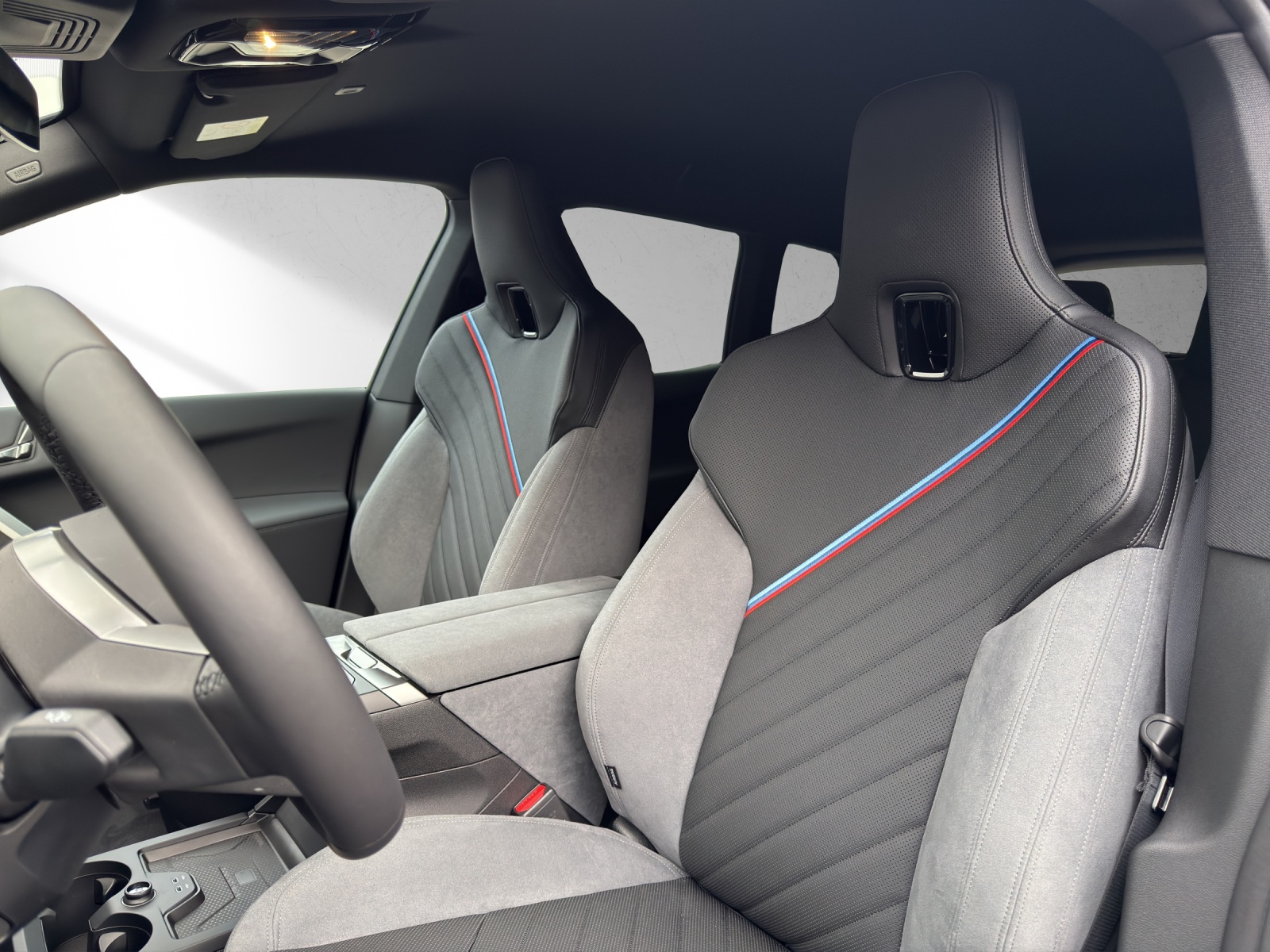 BMW iX xDrive45 M Sport-image-15
