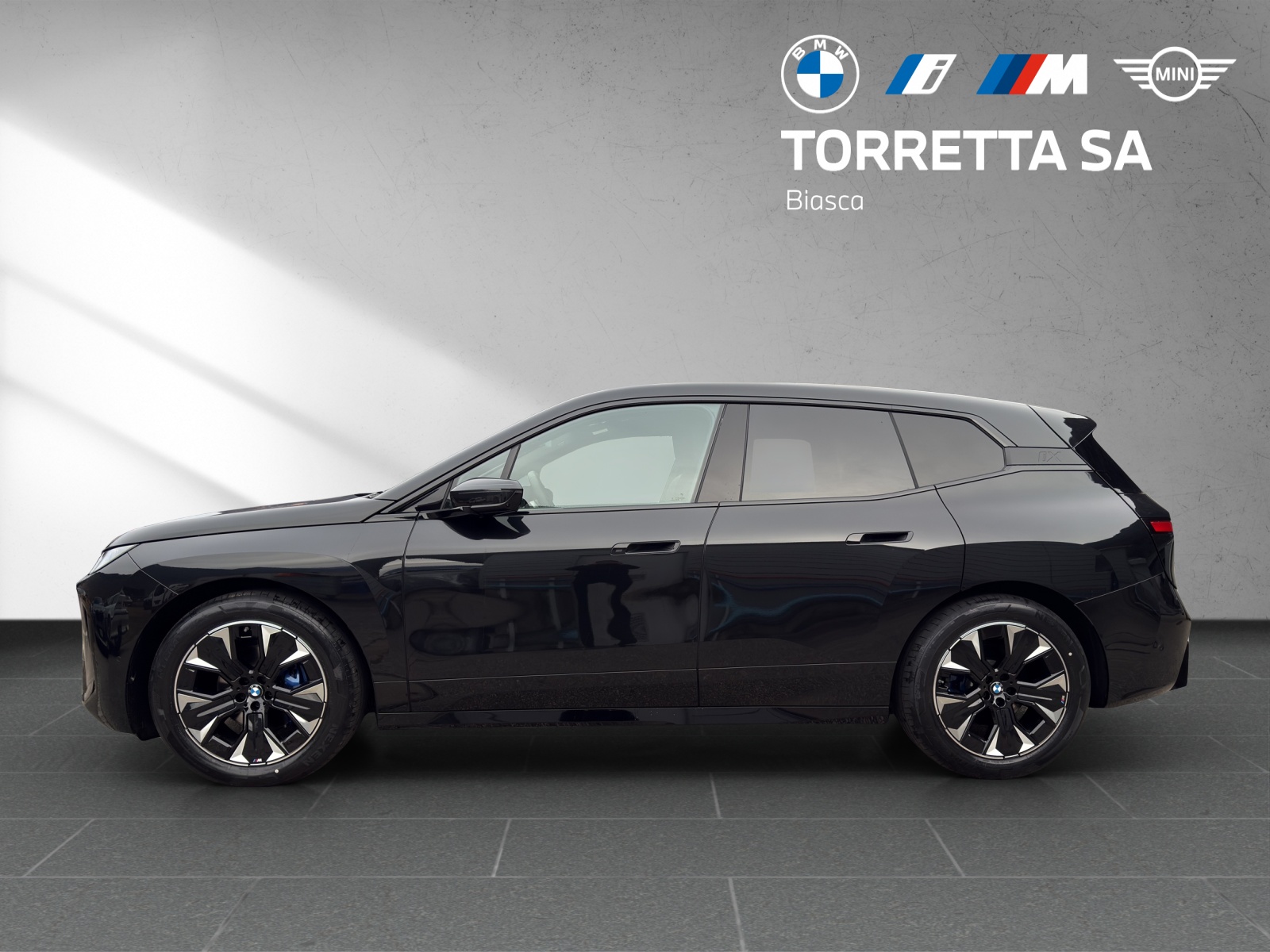 BMW iX xDrive45 M Sport-image-1