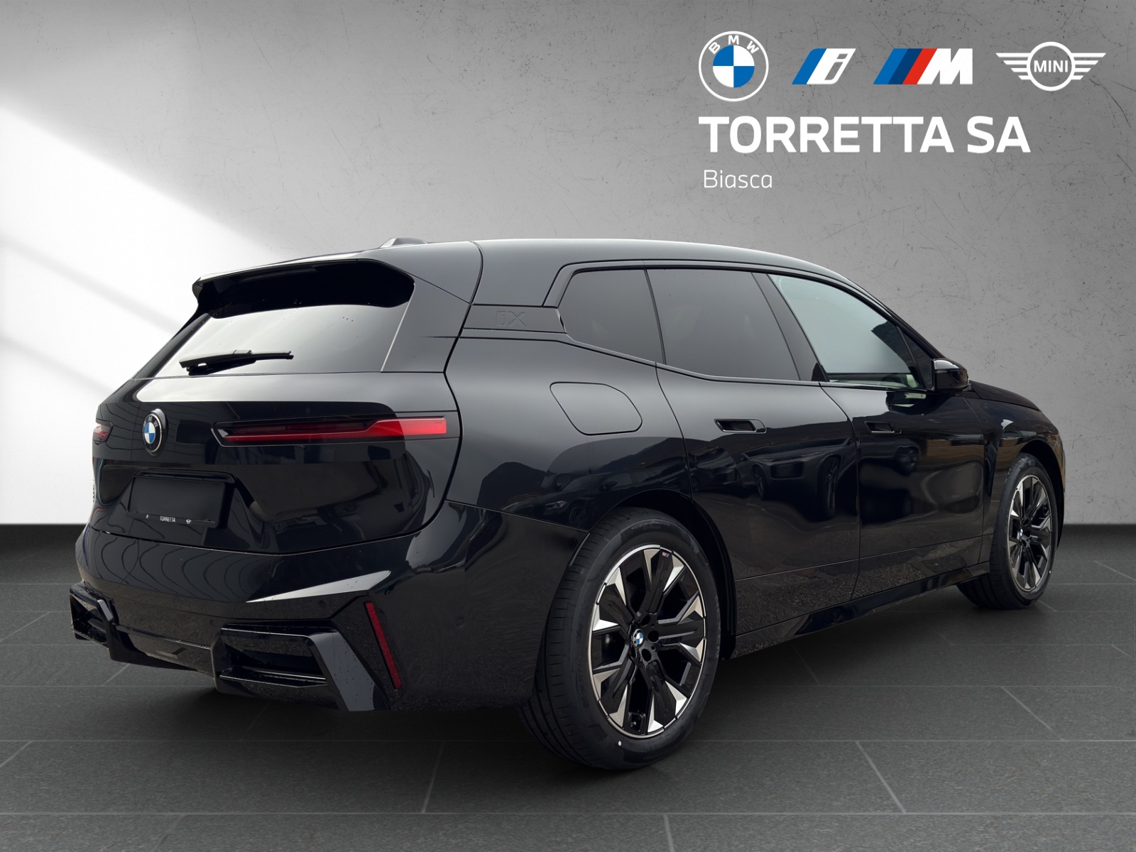 BMW iX xDrive45 M Sport-image-4