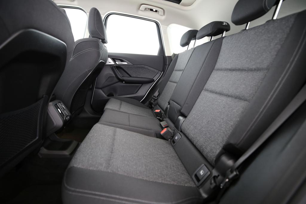 BMW X1 18i sDrive-image-13