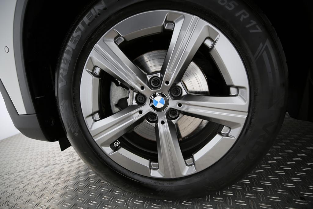 BMW X1 18i sDrive-image-16