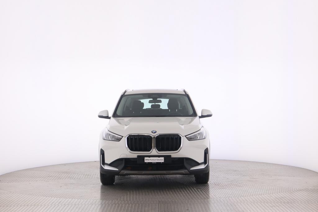 BMW X1 18i sDrive-image-10